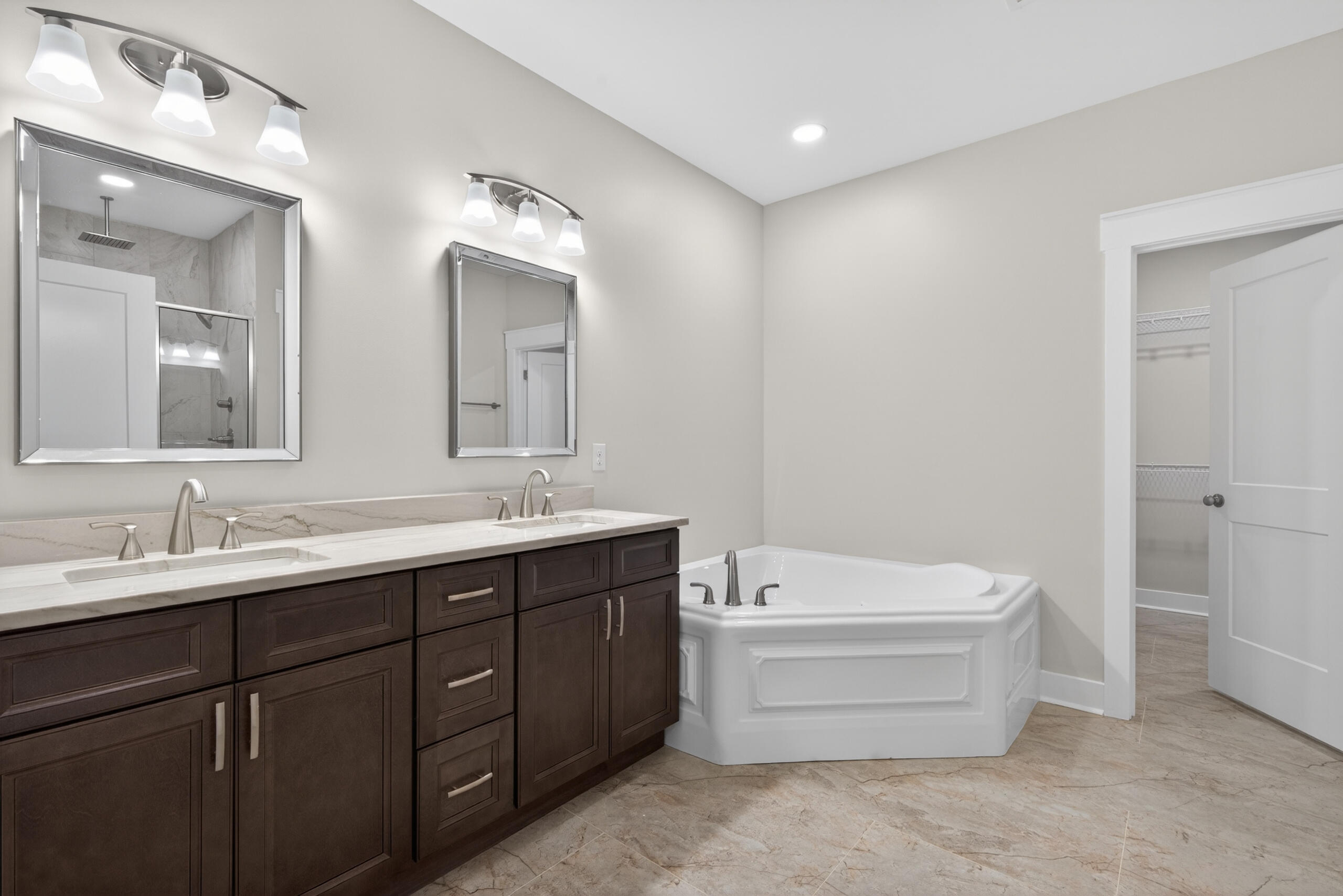 105 Stonegate Drive Property Photo 14