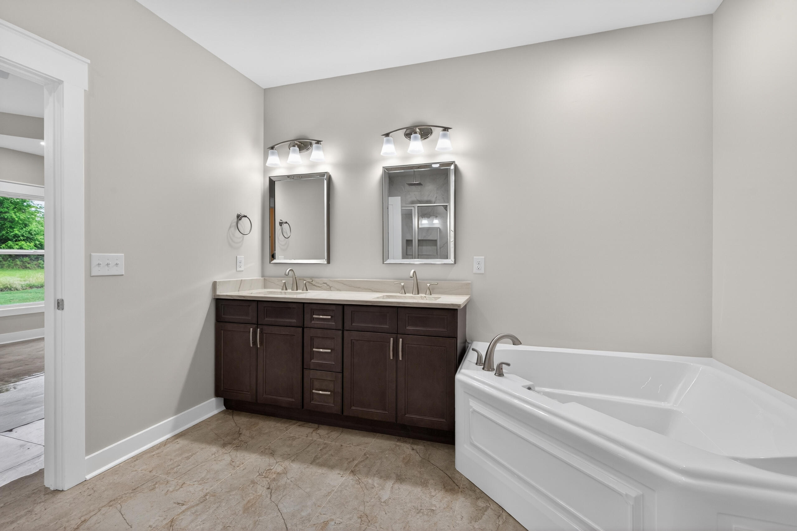 105 Stonegate Drive Property Photo 15
