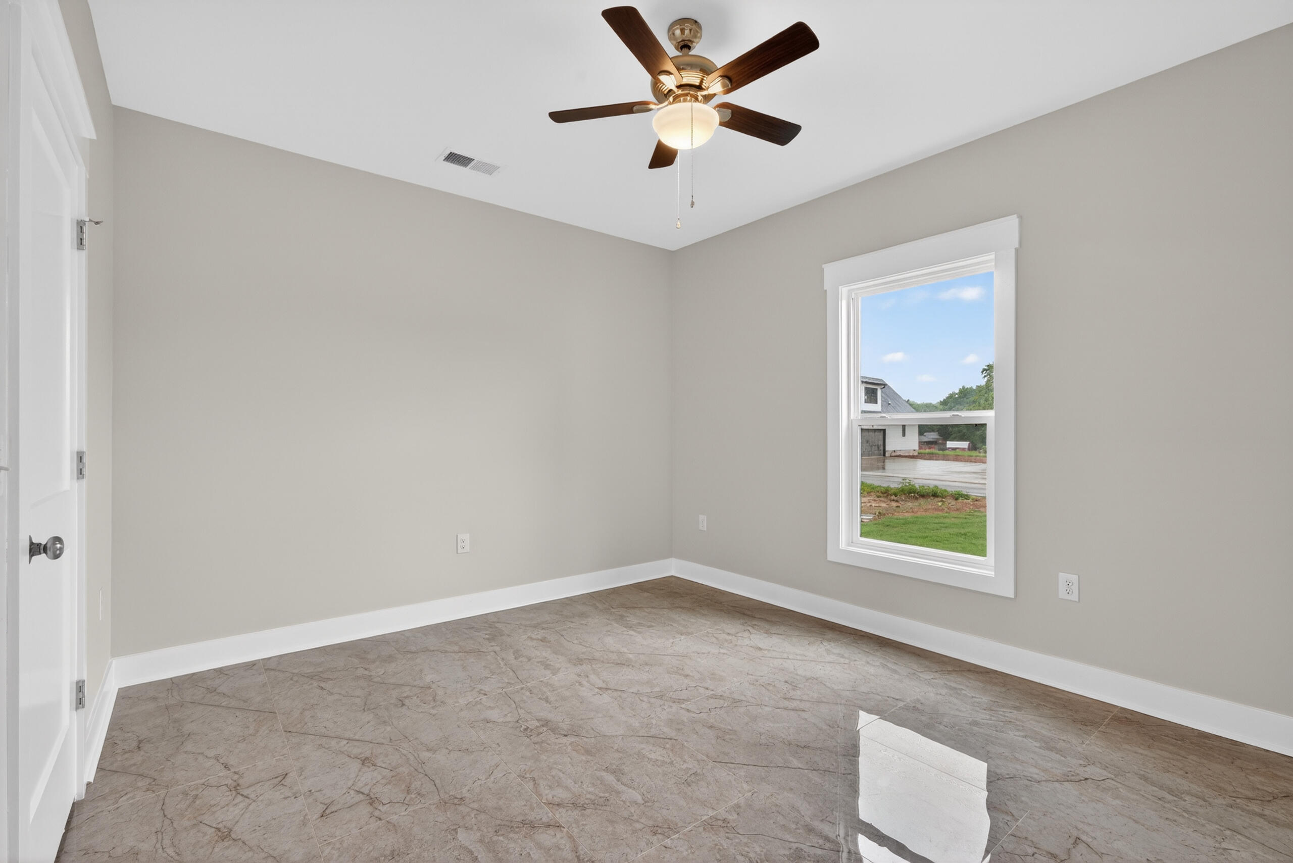 105 Stonegate Drive Property Photo 18