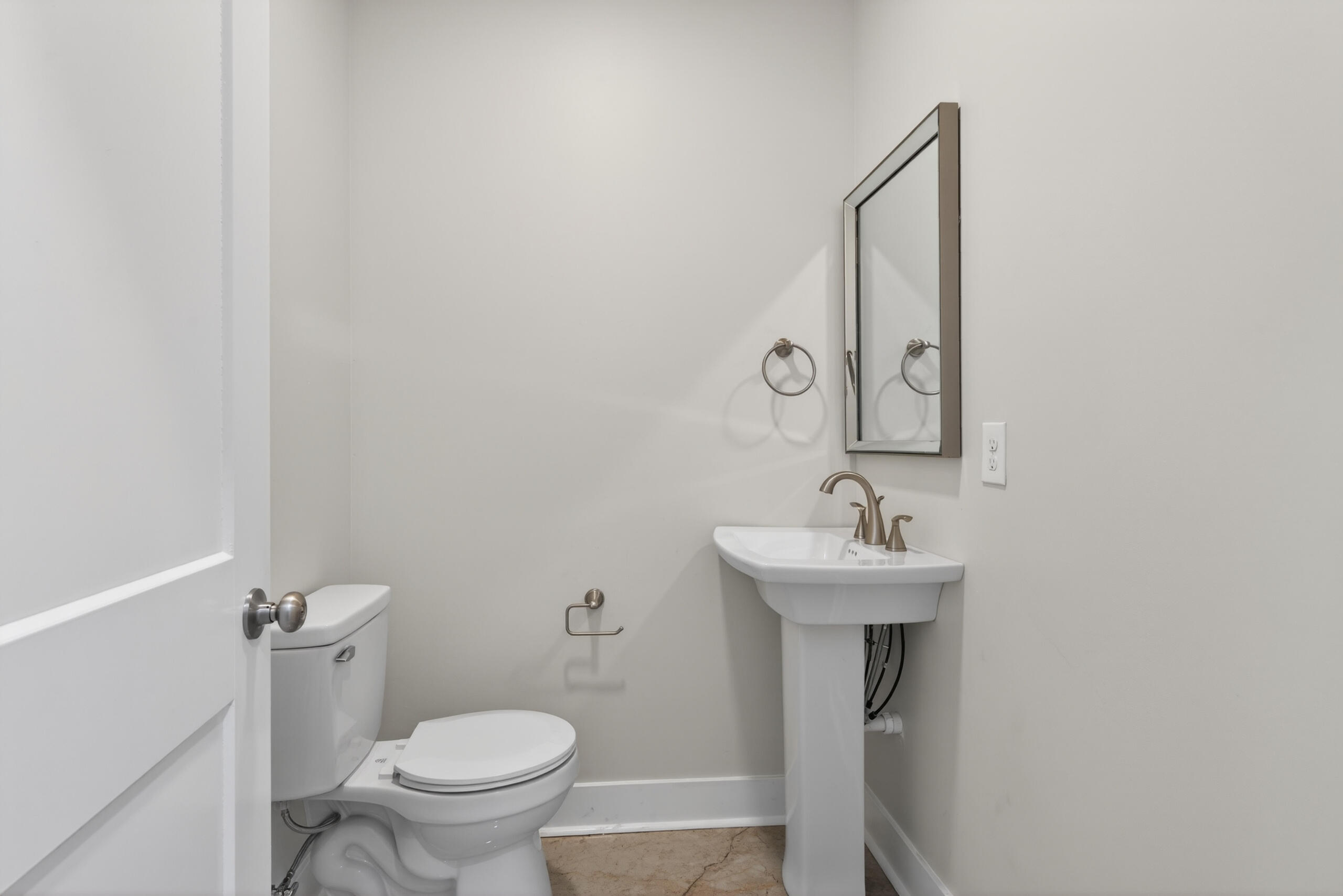 105 Stonegate Drive Property Photo 22