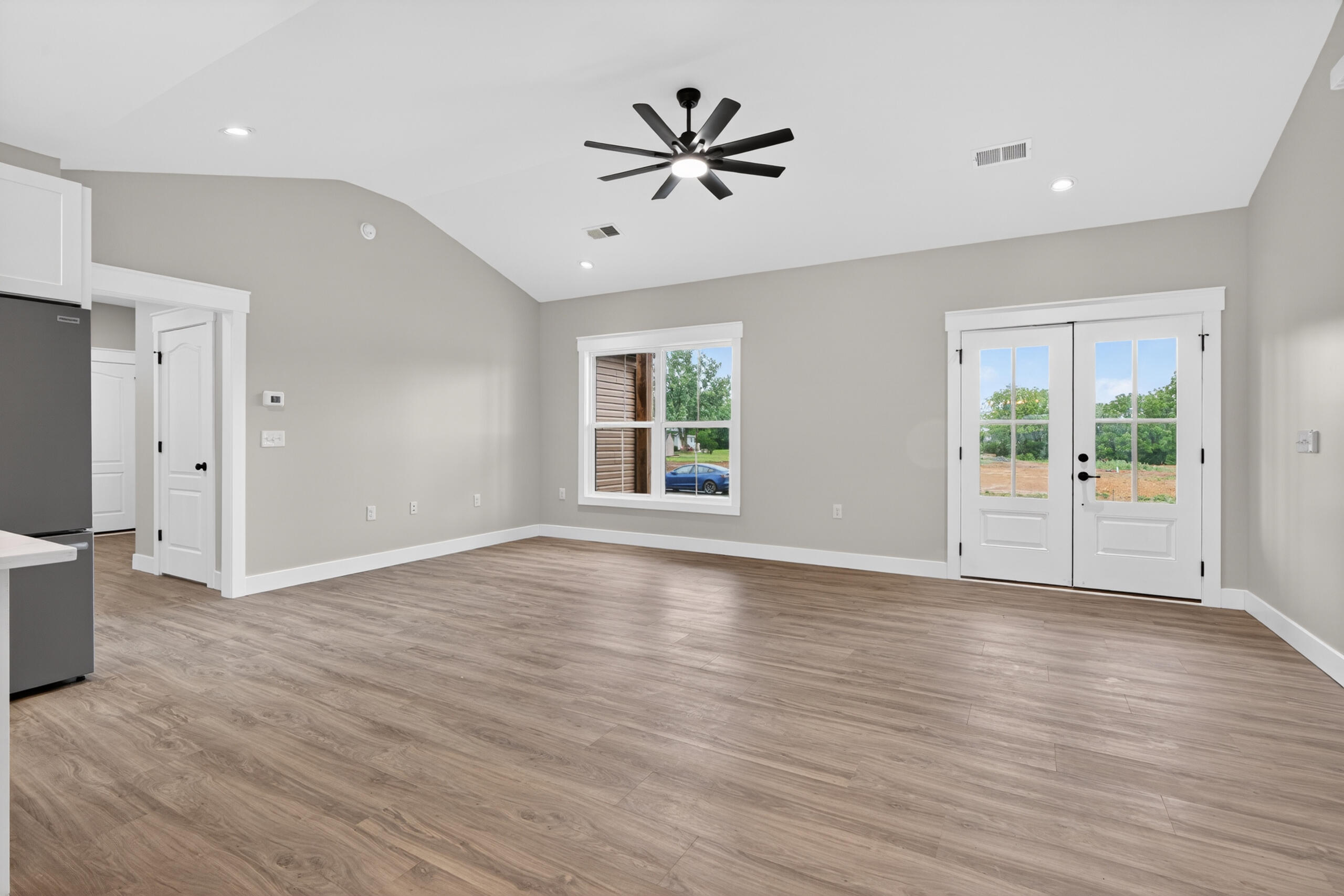 107 Stonegate Drive Property Photo 4