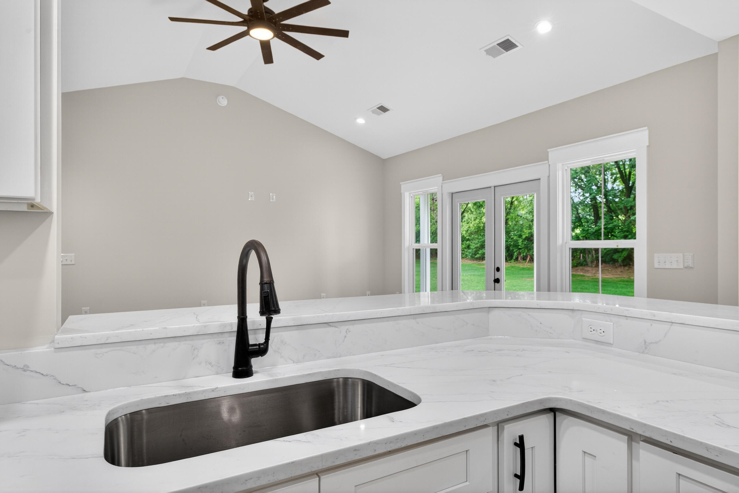 109 Stonegate Drive Property Photo 14