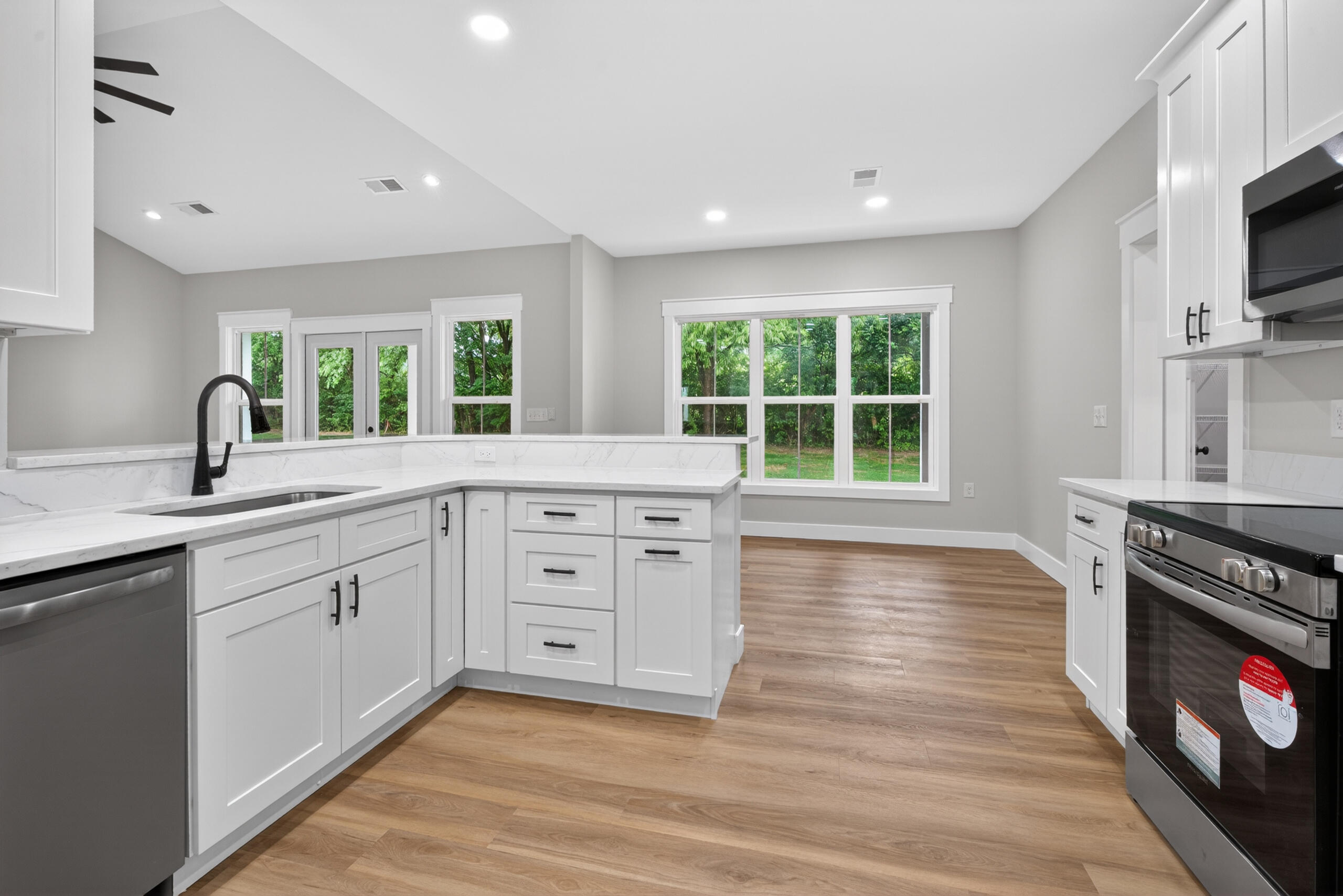 109 Stonegate Drive Property Photo 15