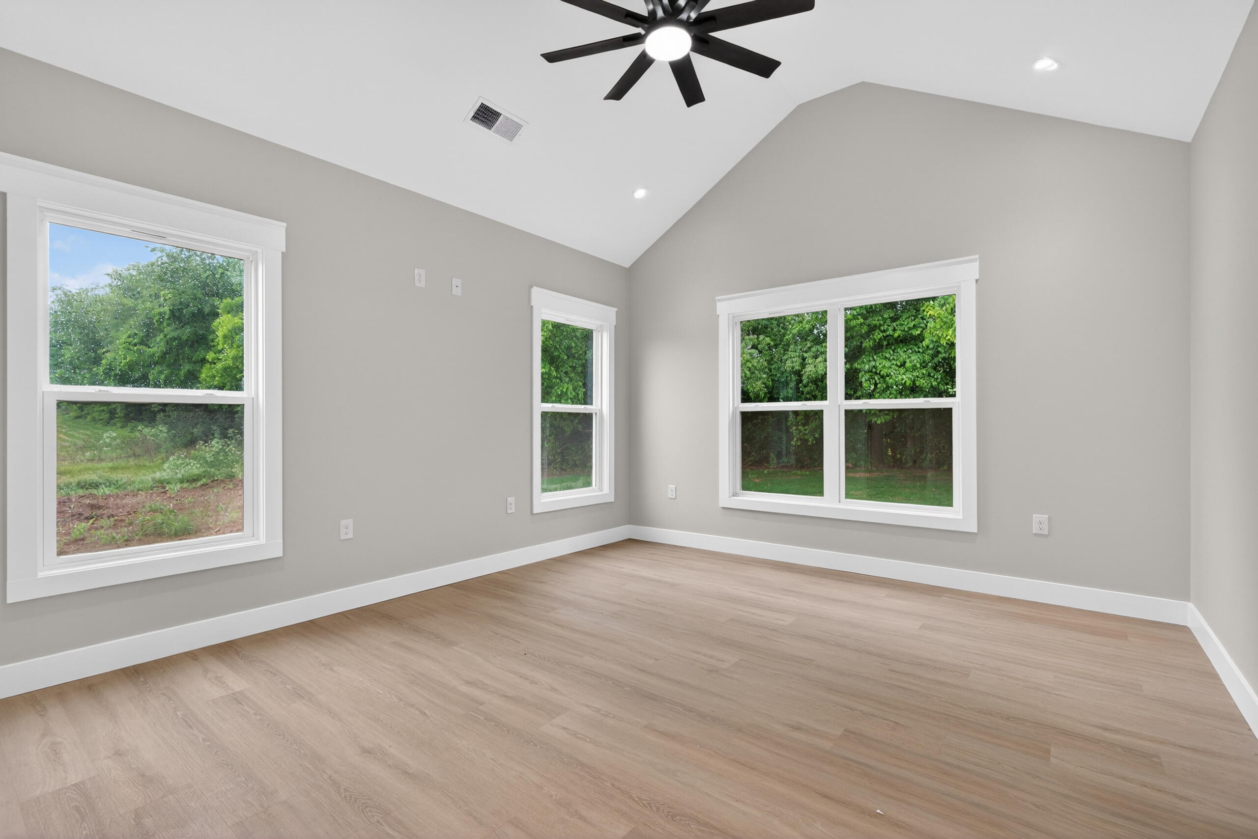 111 Stonegate Drive Property Photo 10