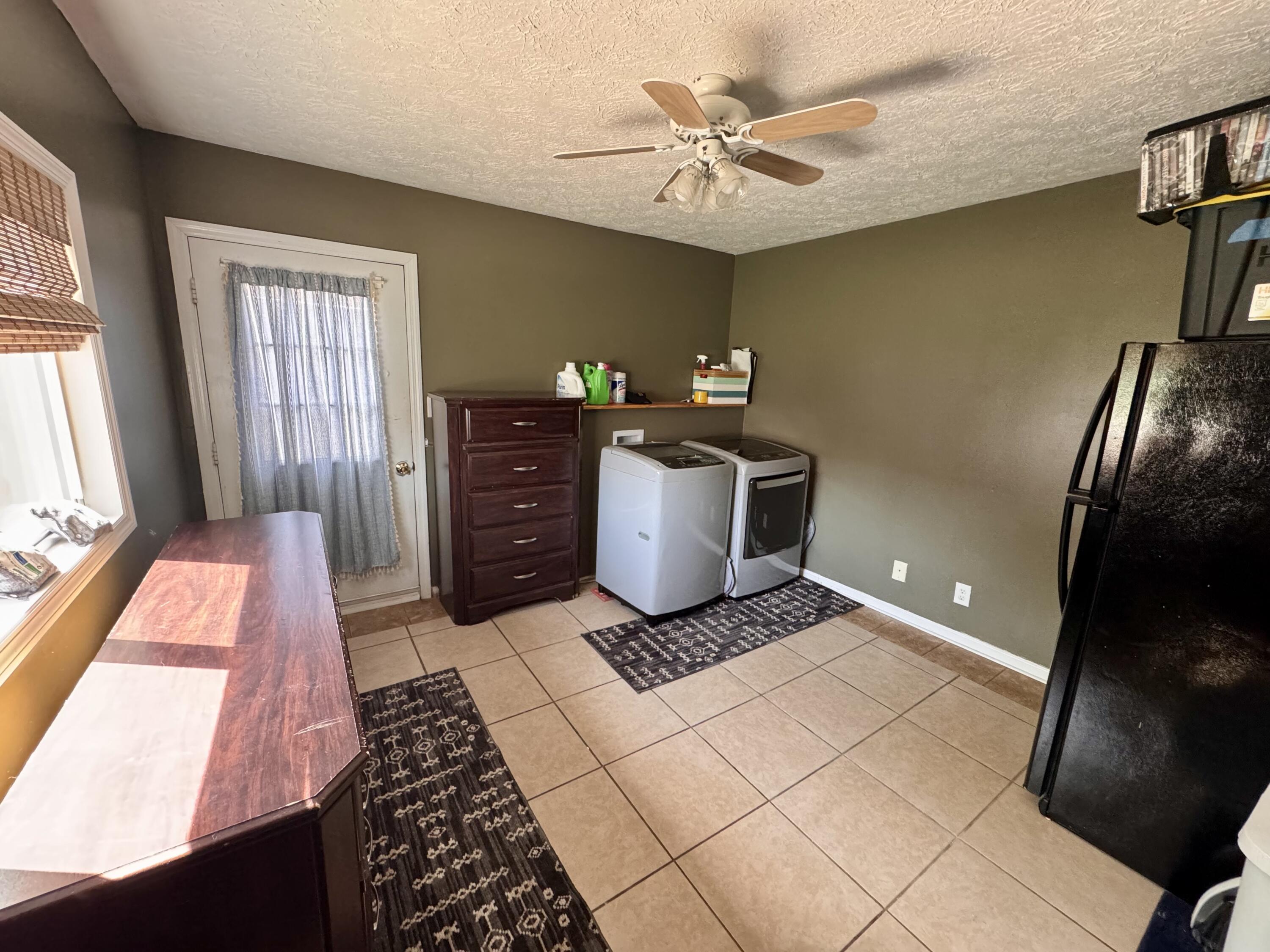 2220 Redbud Lane Property Photo 2
