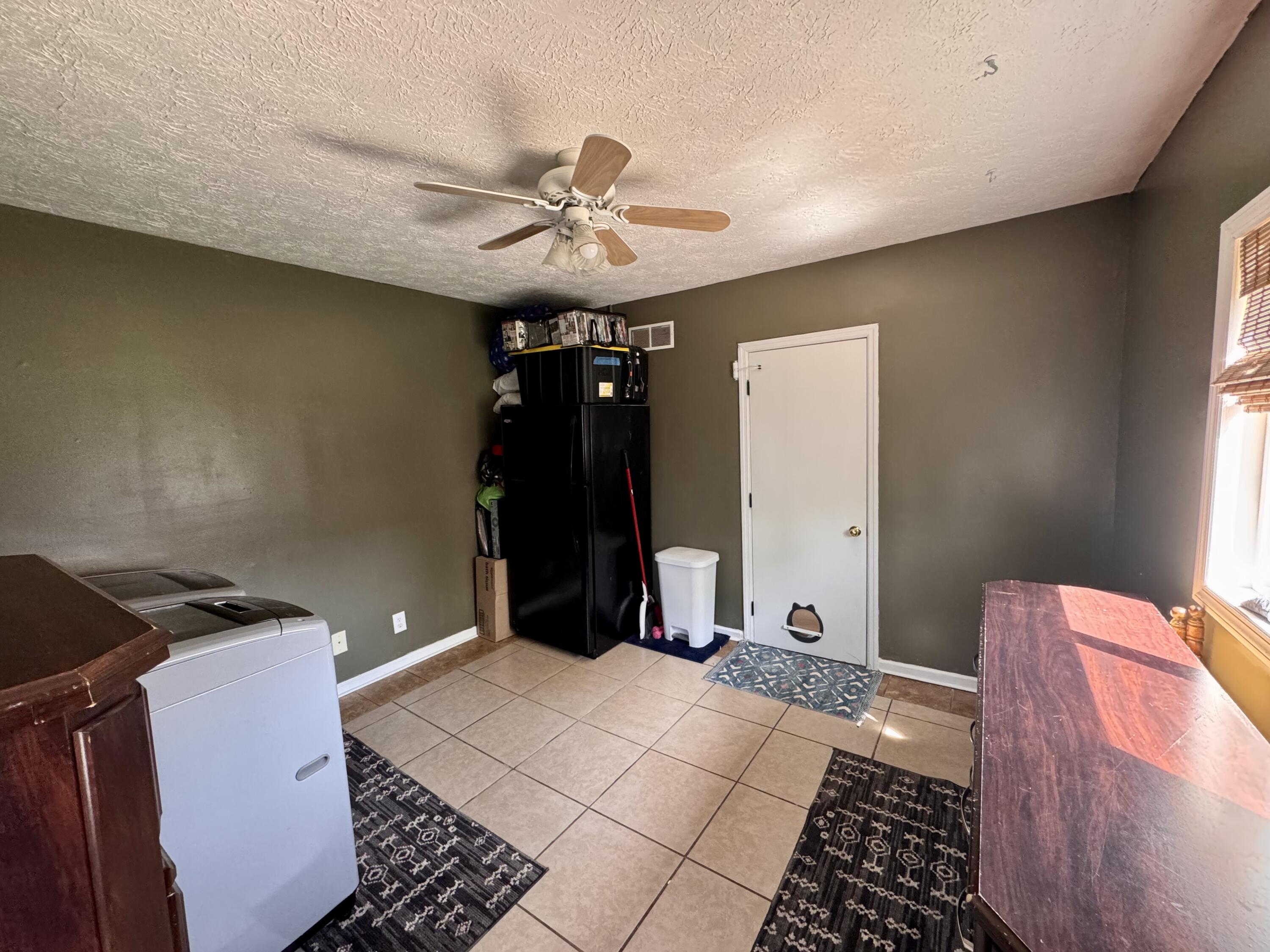 2220 Redbud Lane Property Photo 3