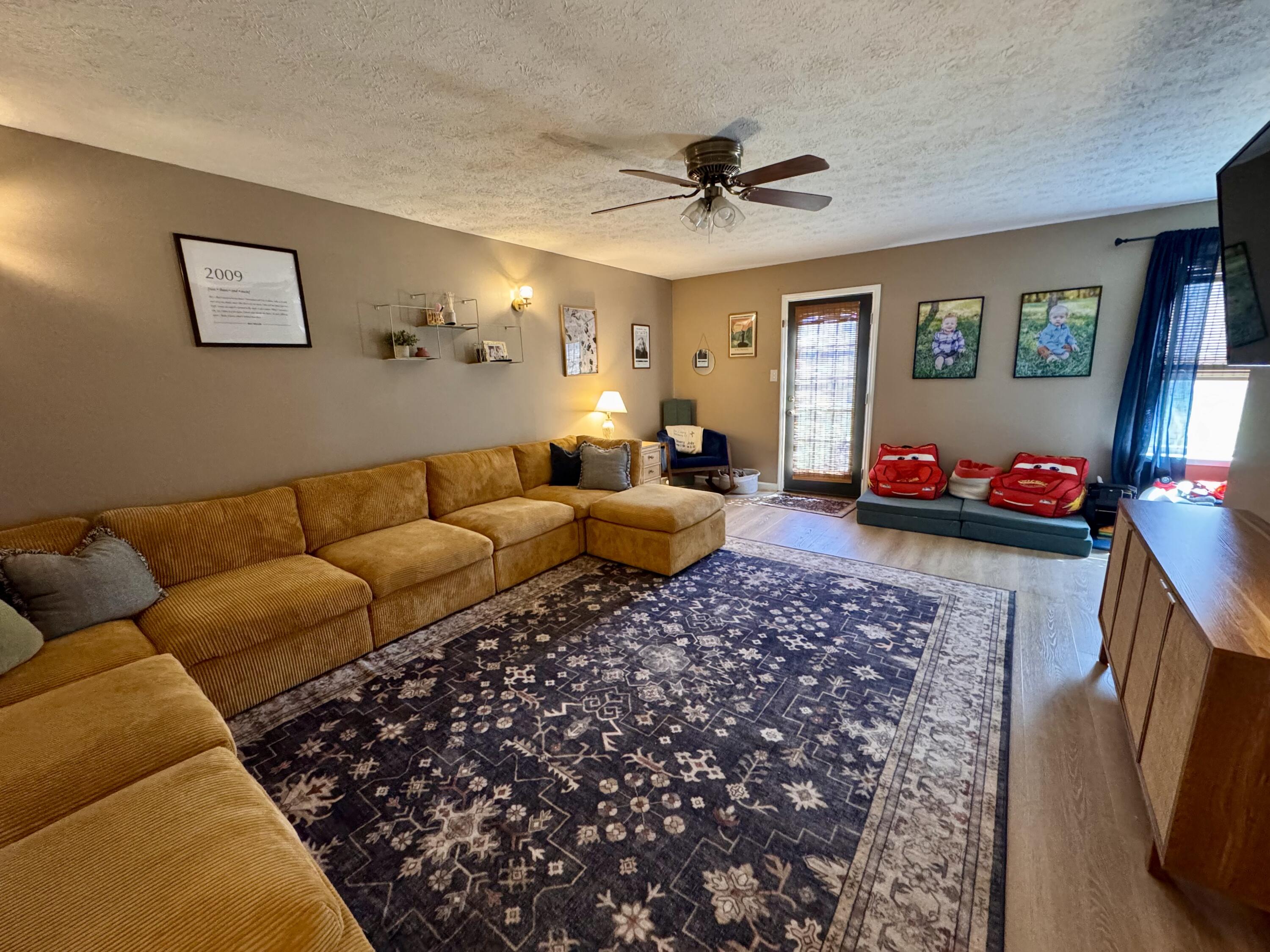 2220 Redbud Lane Property Photo 5