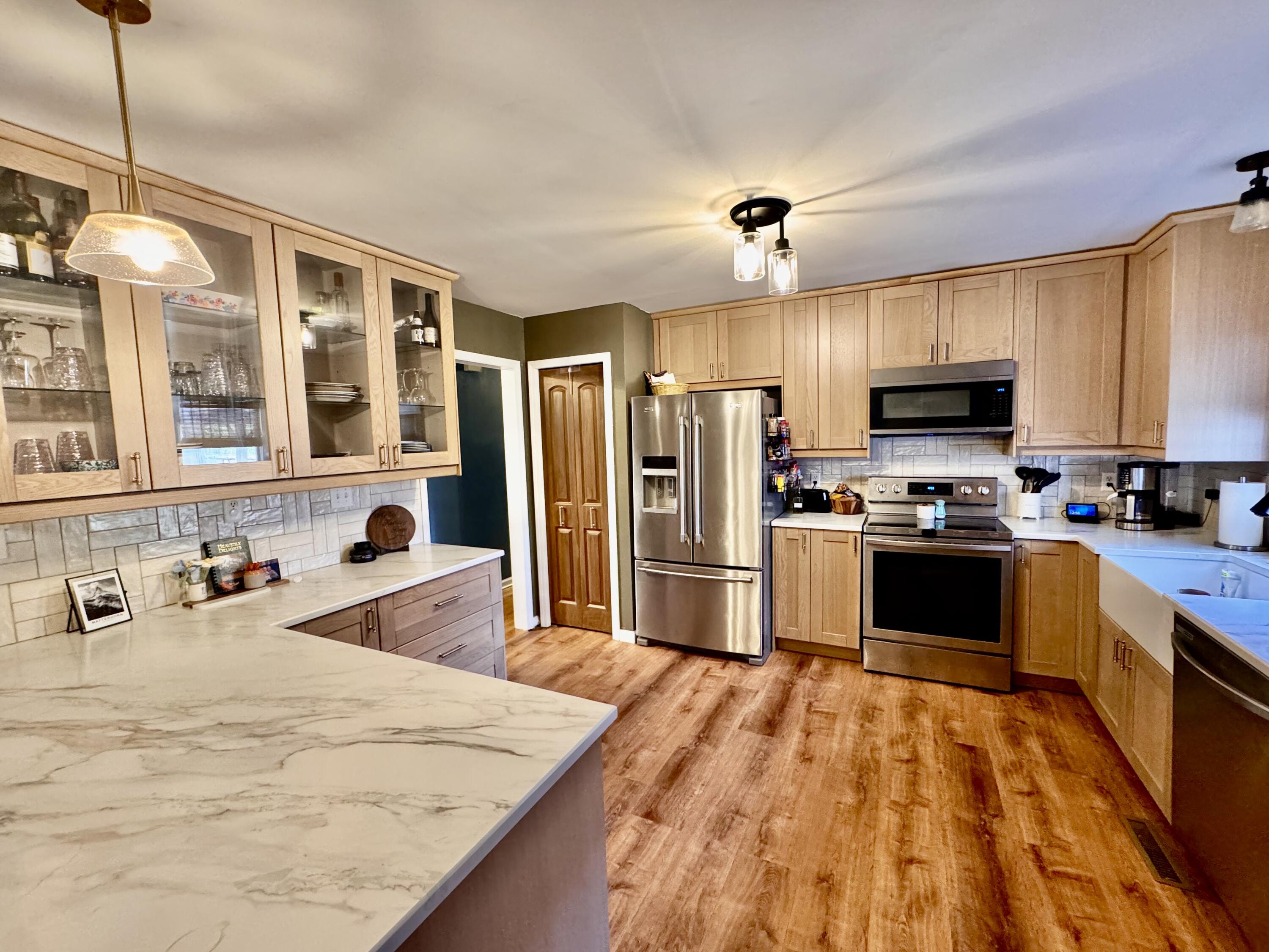 2220 Redbud Lane Property Photo 11