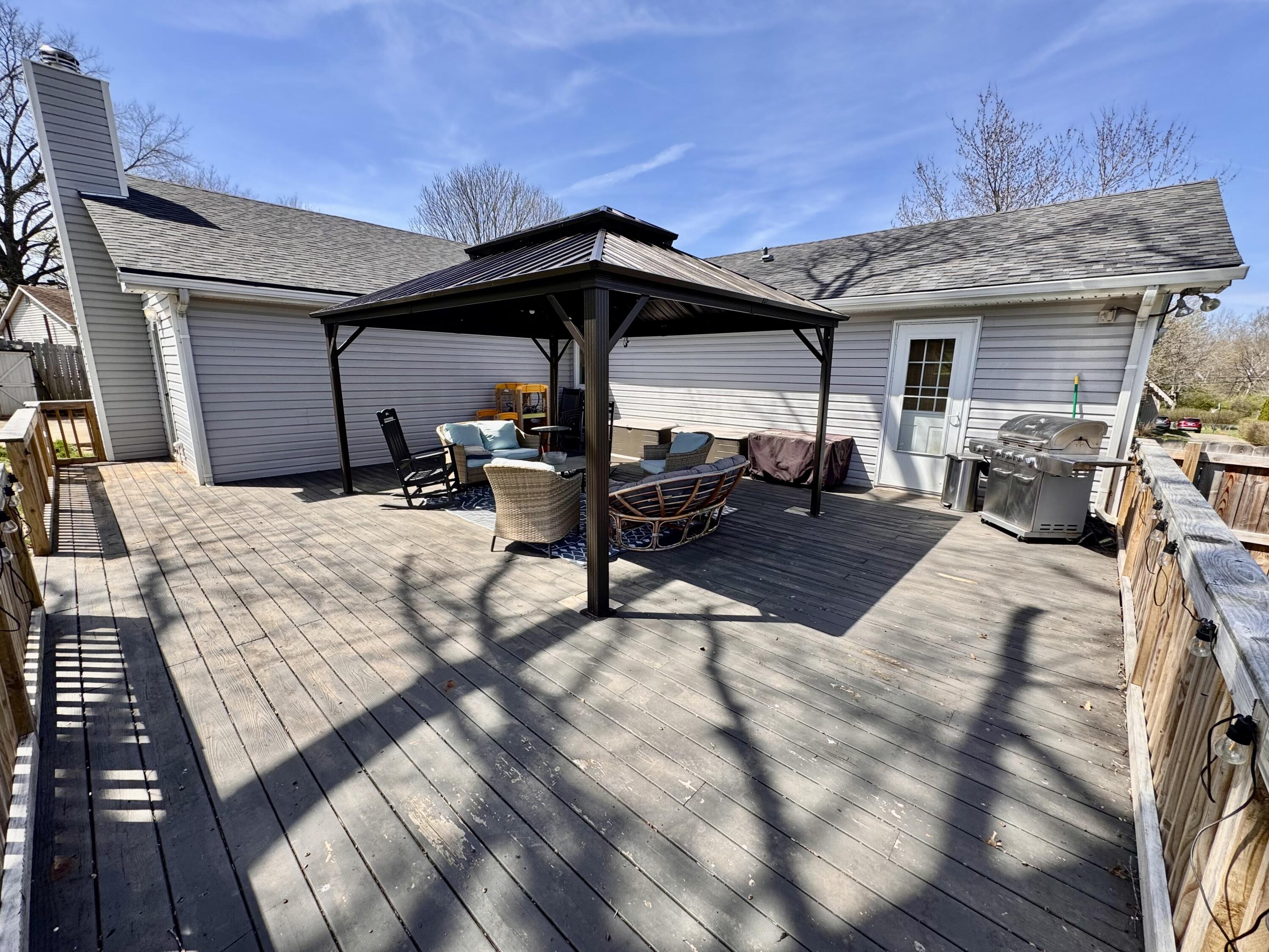 2220 Redbud Lane Property Photo 18