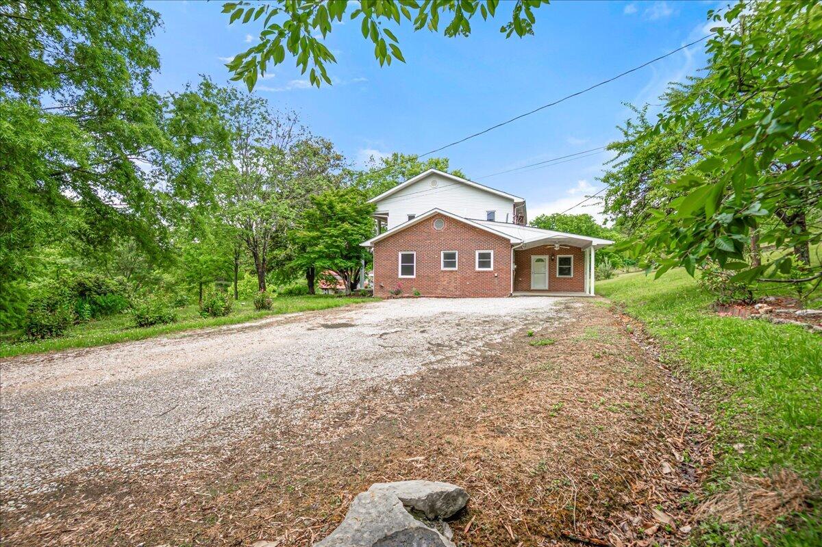 100 Lowell Brown Road Property Photo 9
