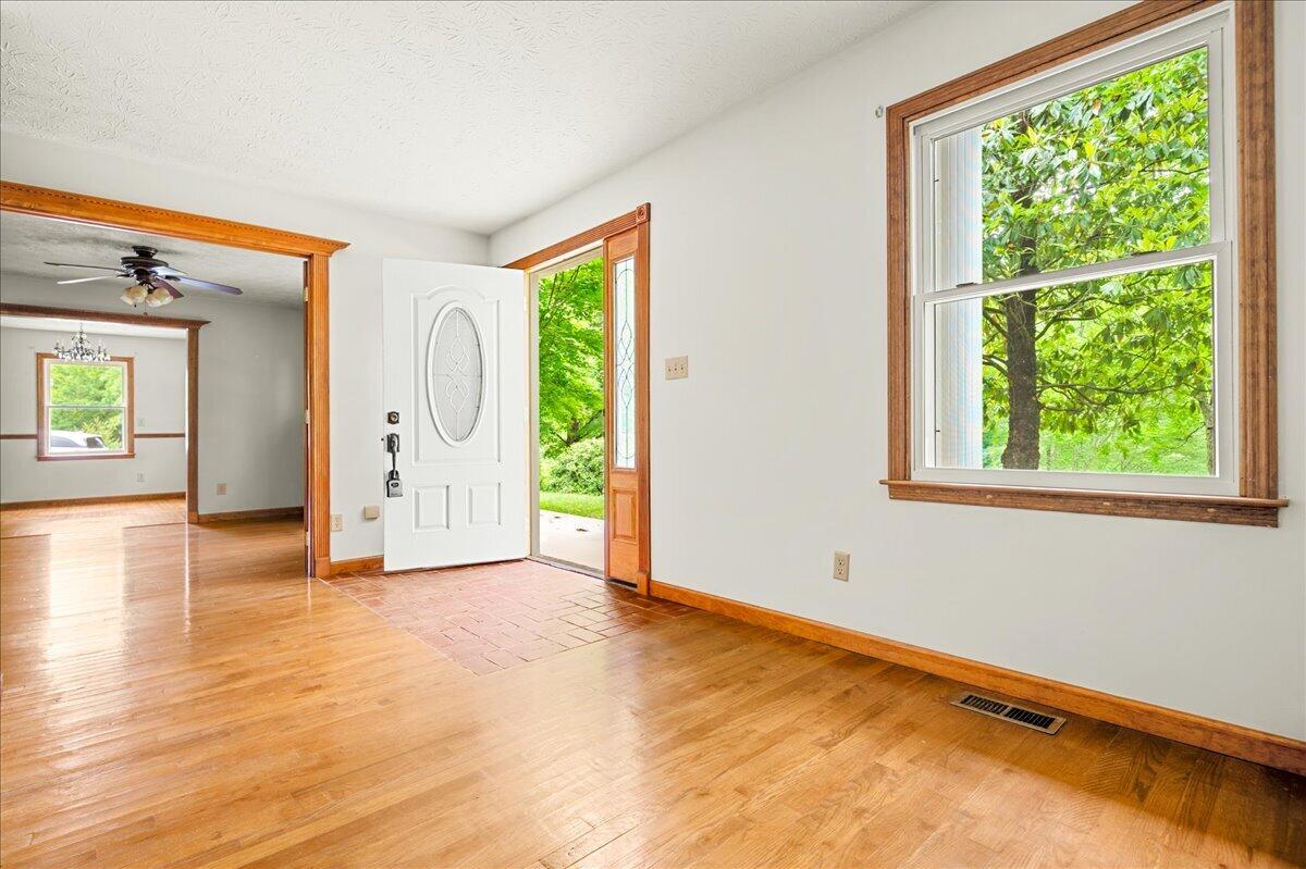 100 Lowell Brown Road Property Photo 12