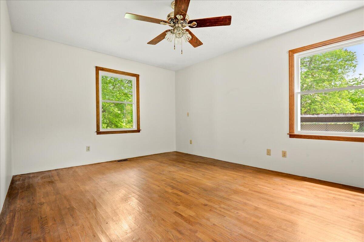 100 Lowell Brown Road Property Photo 27