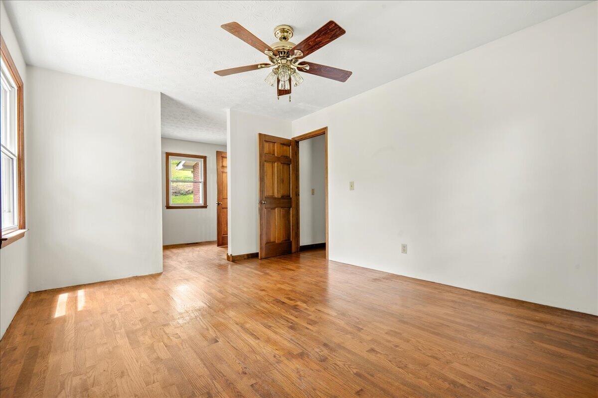 100 Lowell Brown Road Property Photo 28