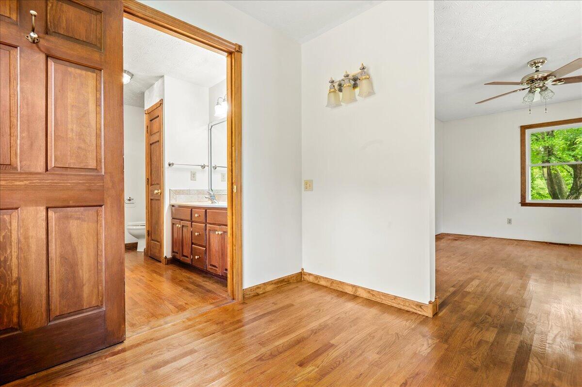 100 Lowell Brown Road Property Photo 29