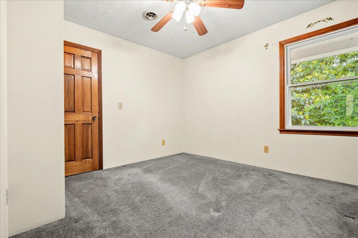 100 Lowell Brown Road Property Photo 41