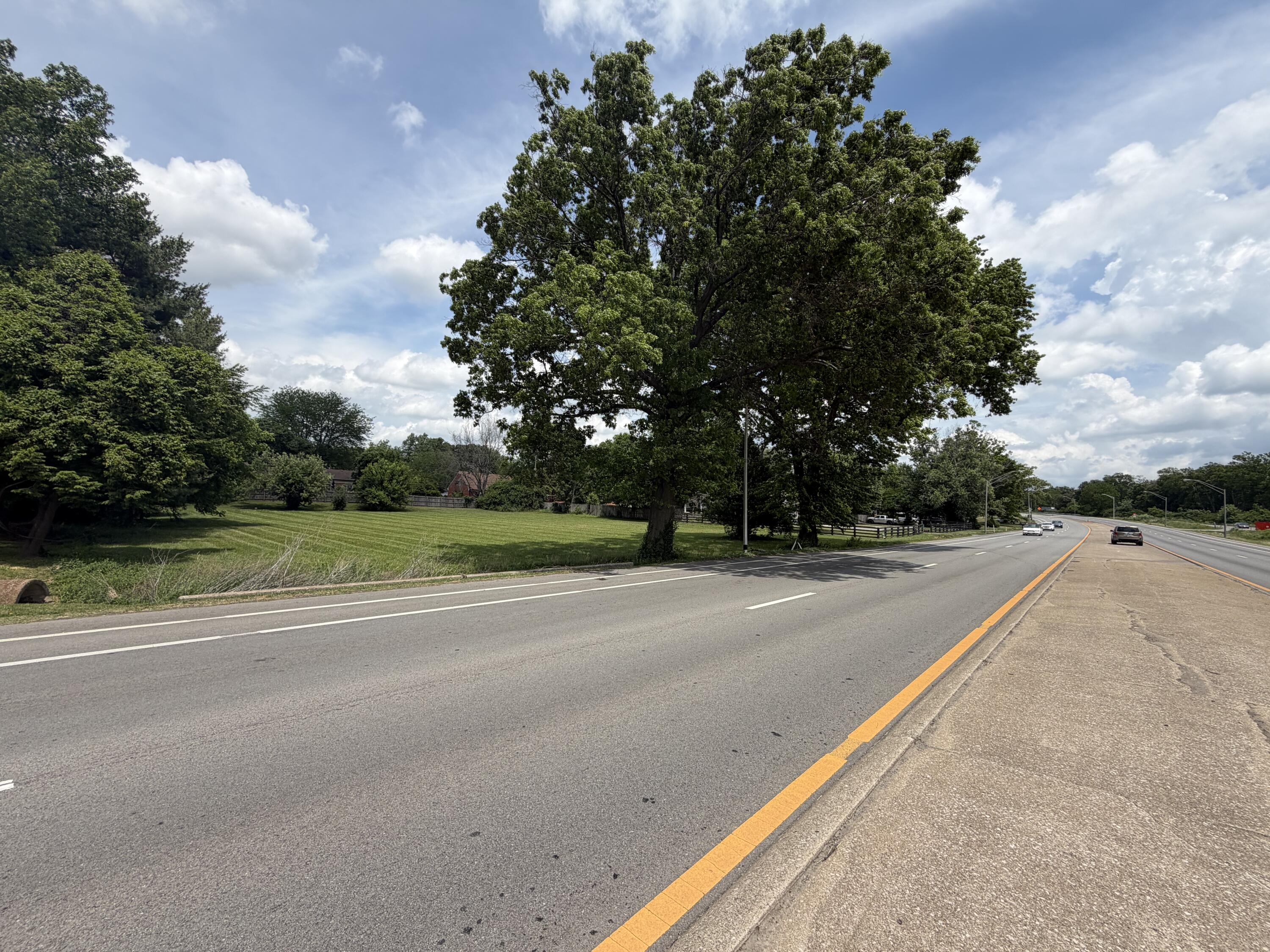 1729-1733 N Broadway Road Property Photo 6