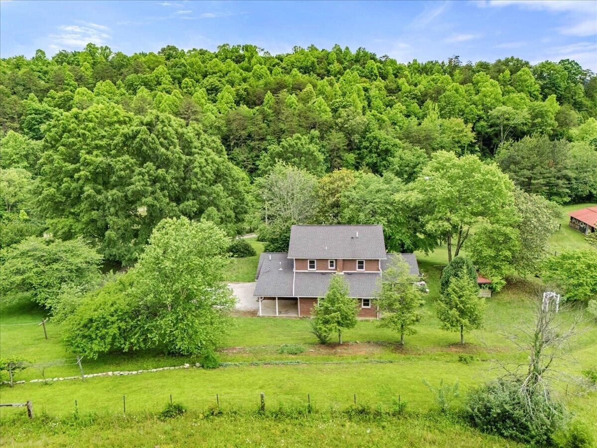 100 Lowell Brown Road Property Photo 6