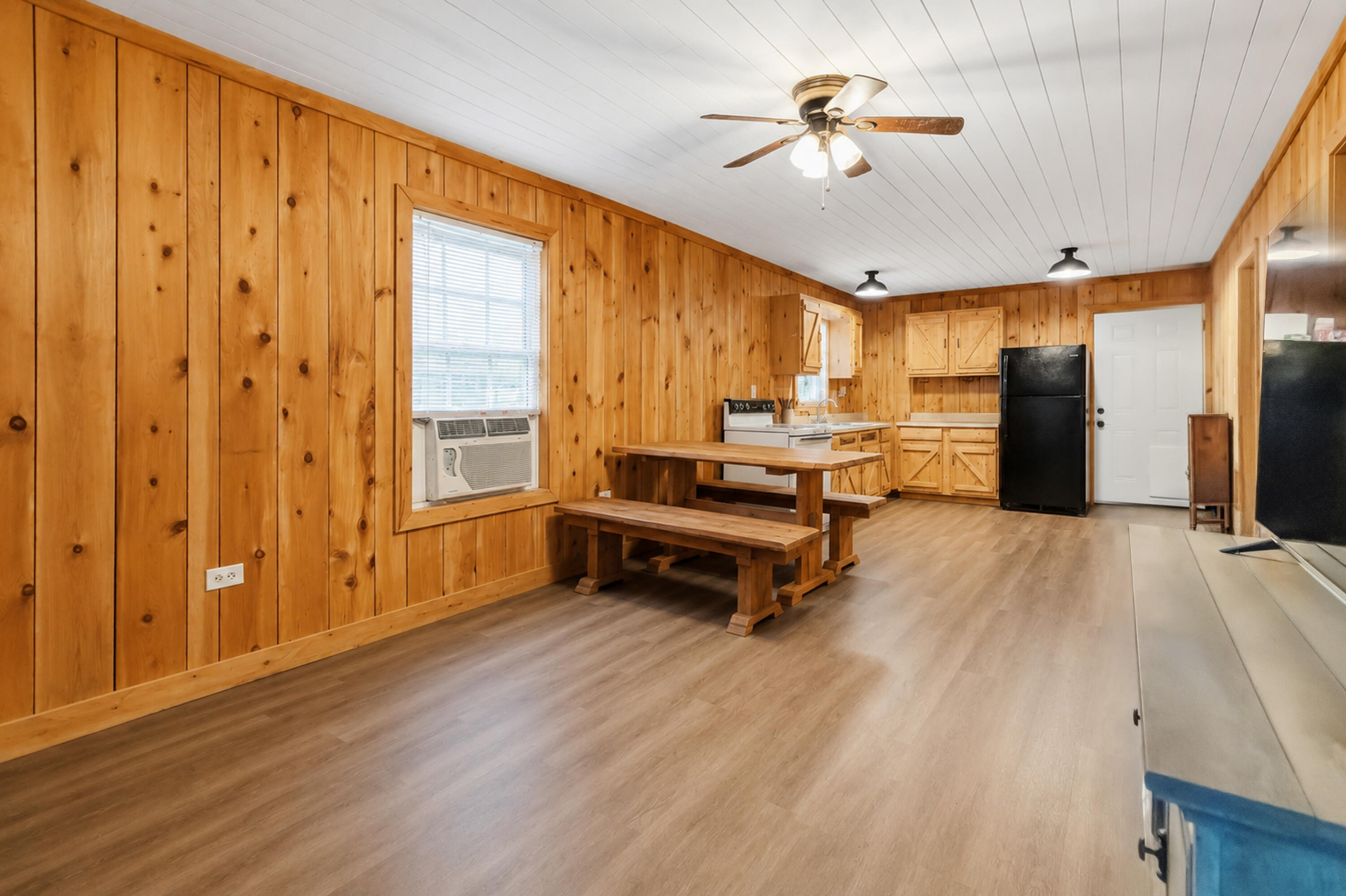 155 County Road Property Photo 23