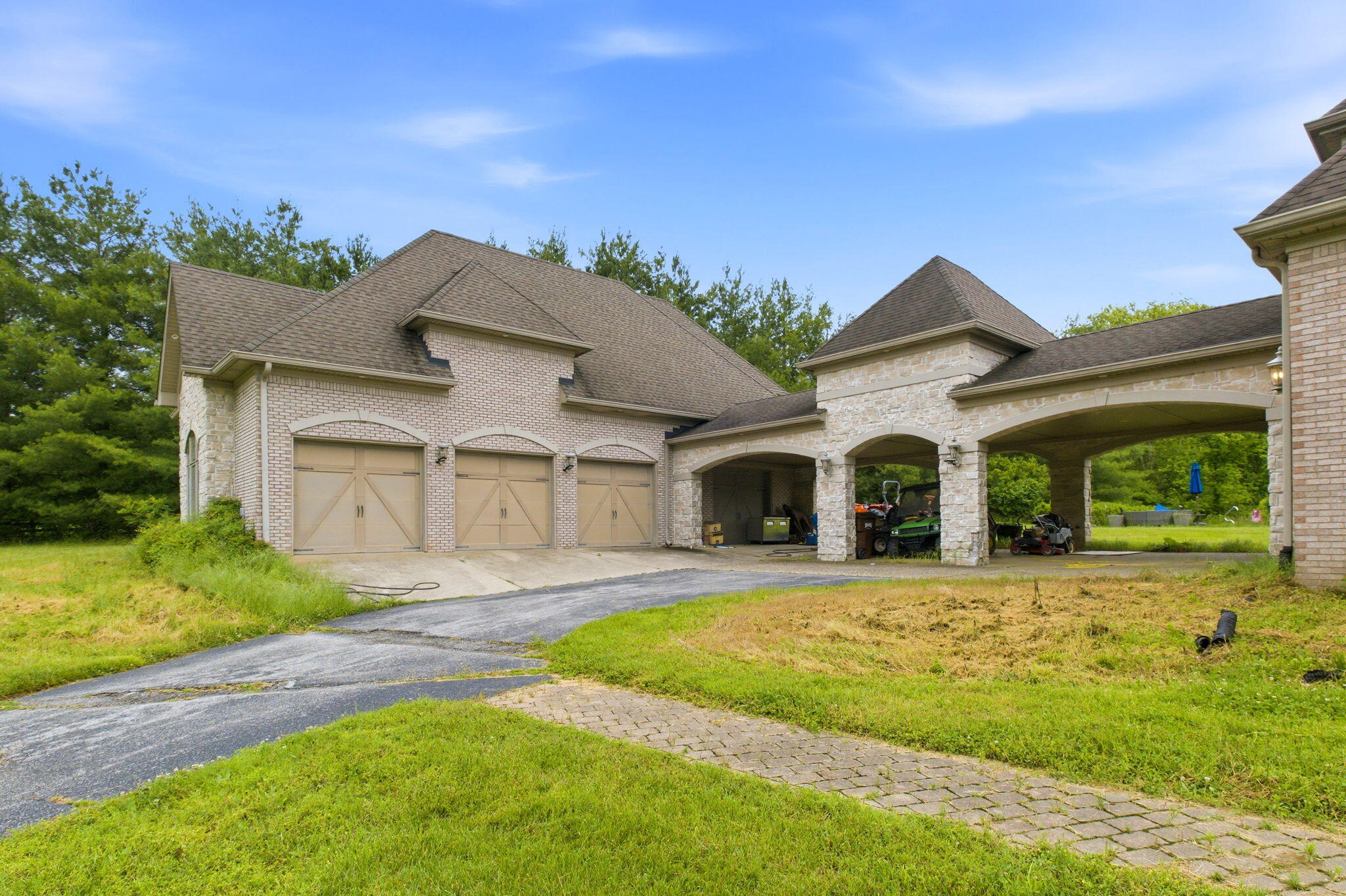 22 Timberwood Drive Property Photo 9