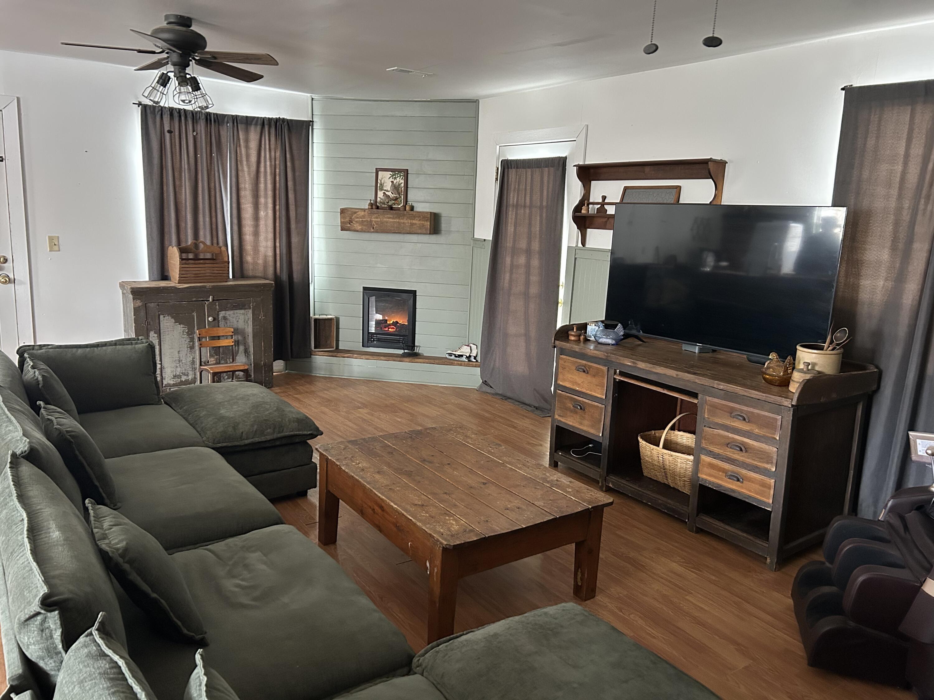 23 Ky-1609 Property Photo 3