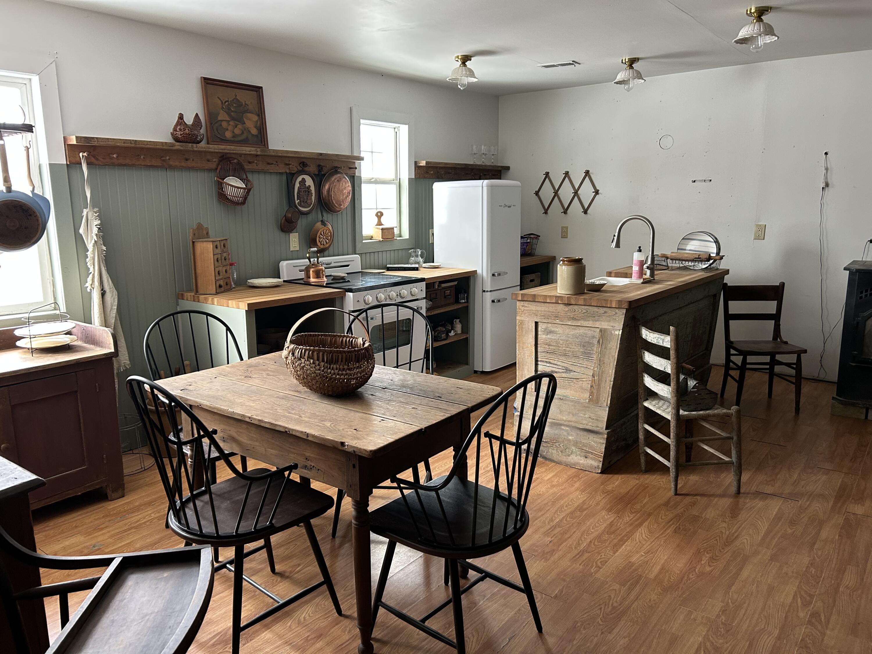 23 Ky-1609 Property Photo 4