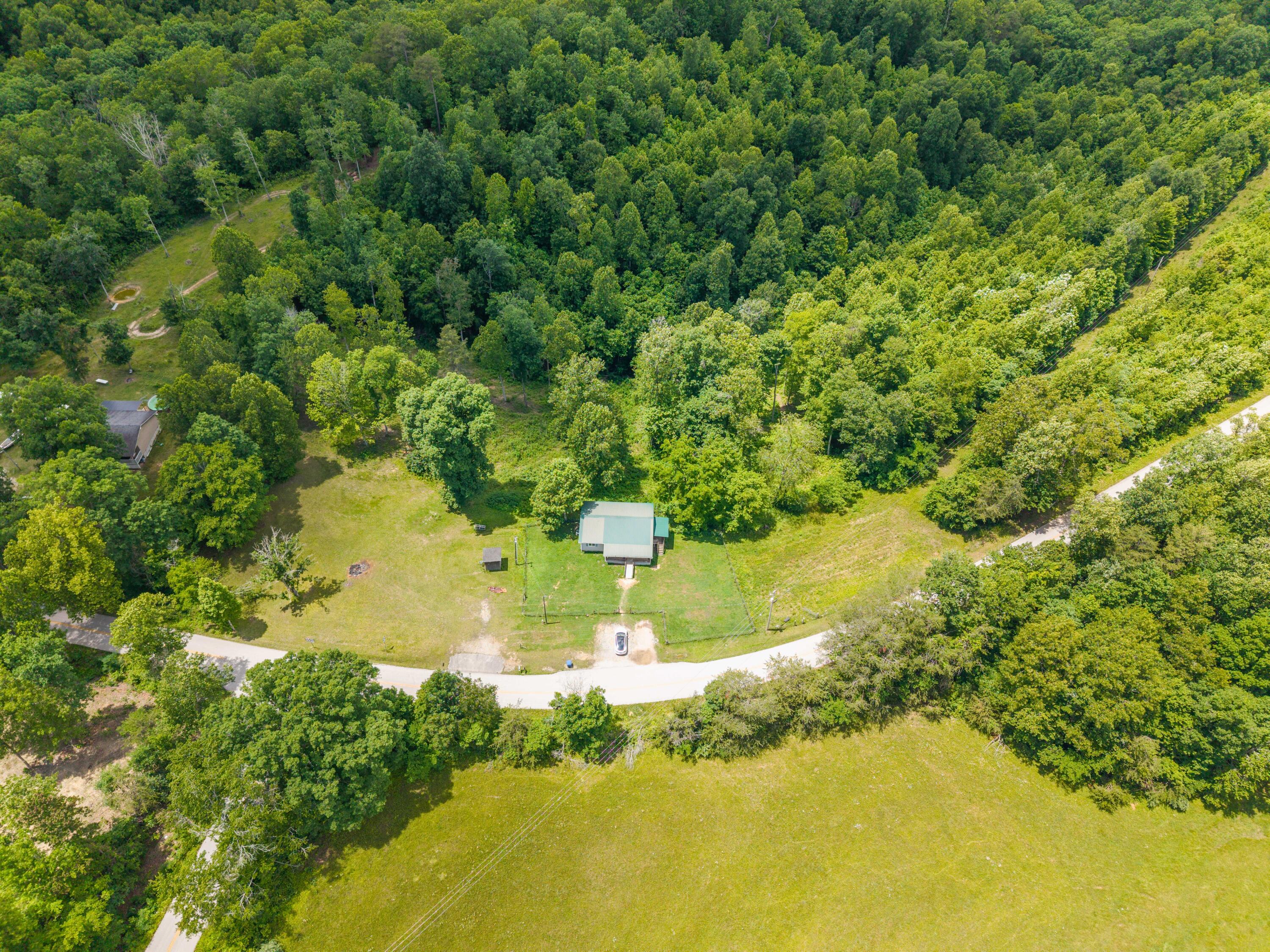 23 Ky-1609 Property Photo 7