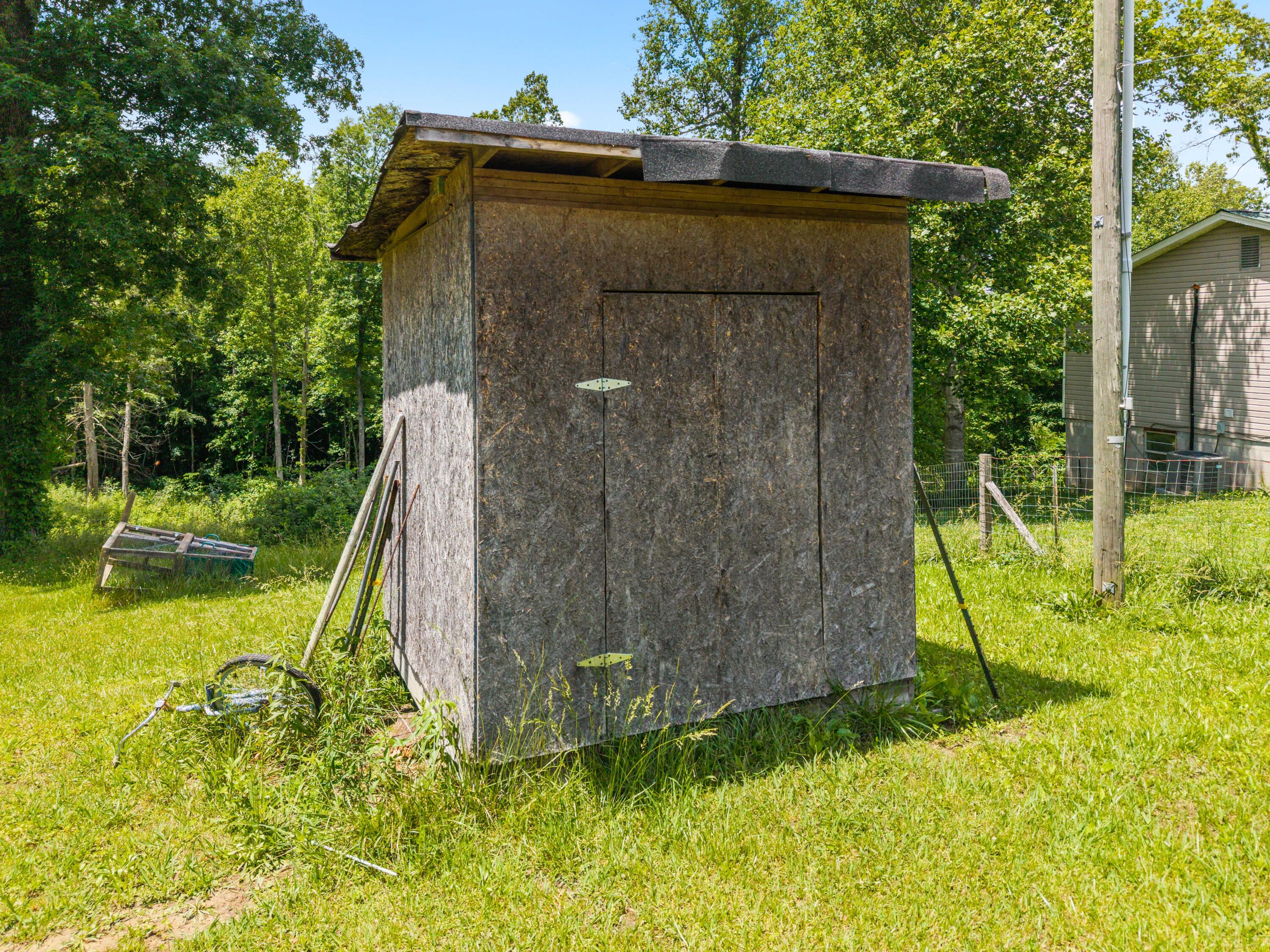 23 Ky-1609 Property Photo 10