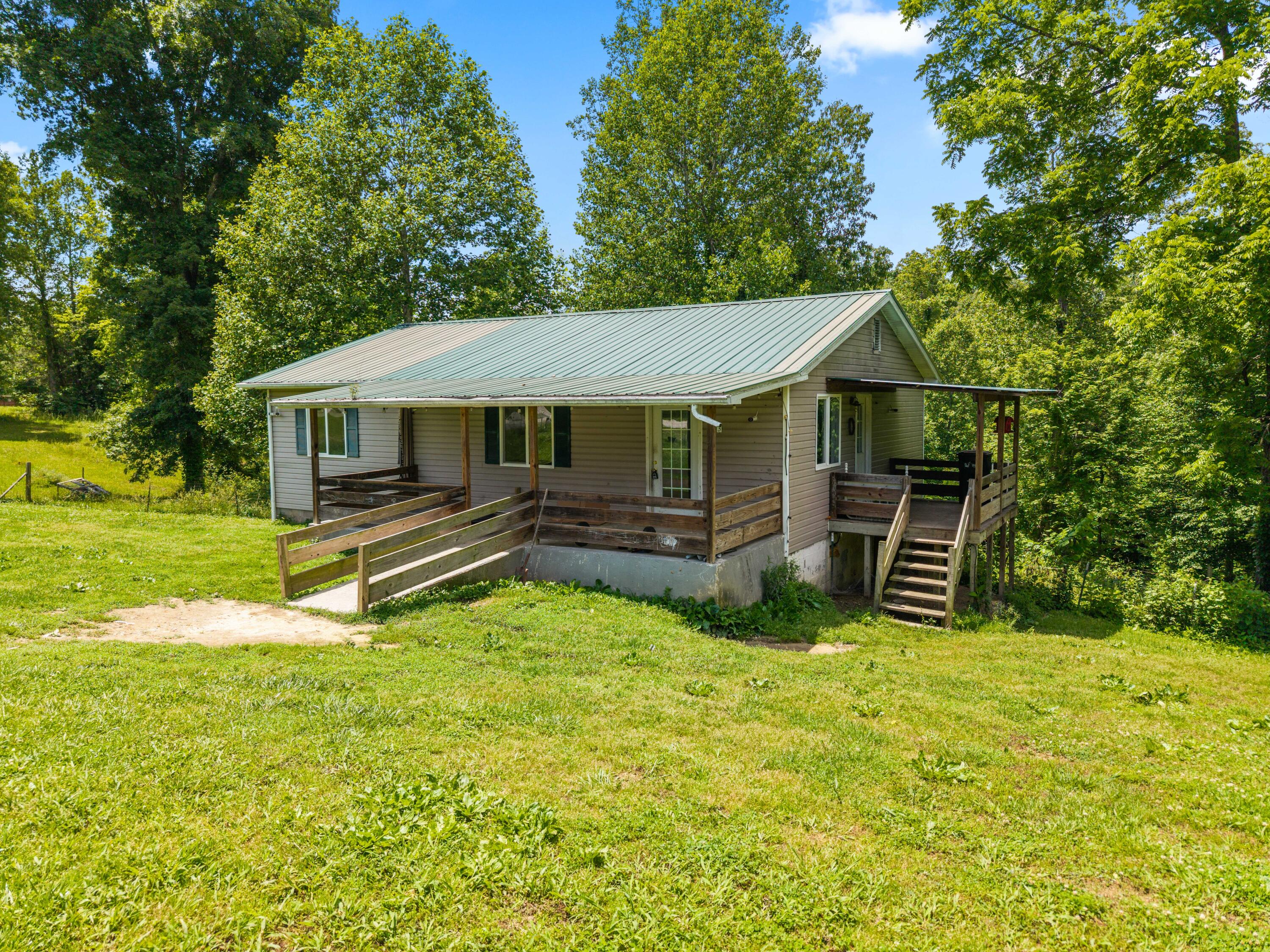 23 Ky-1609 Property Photo 14