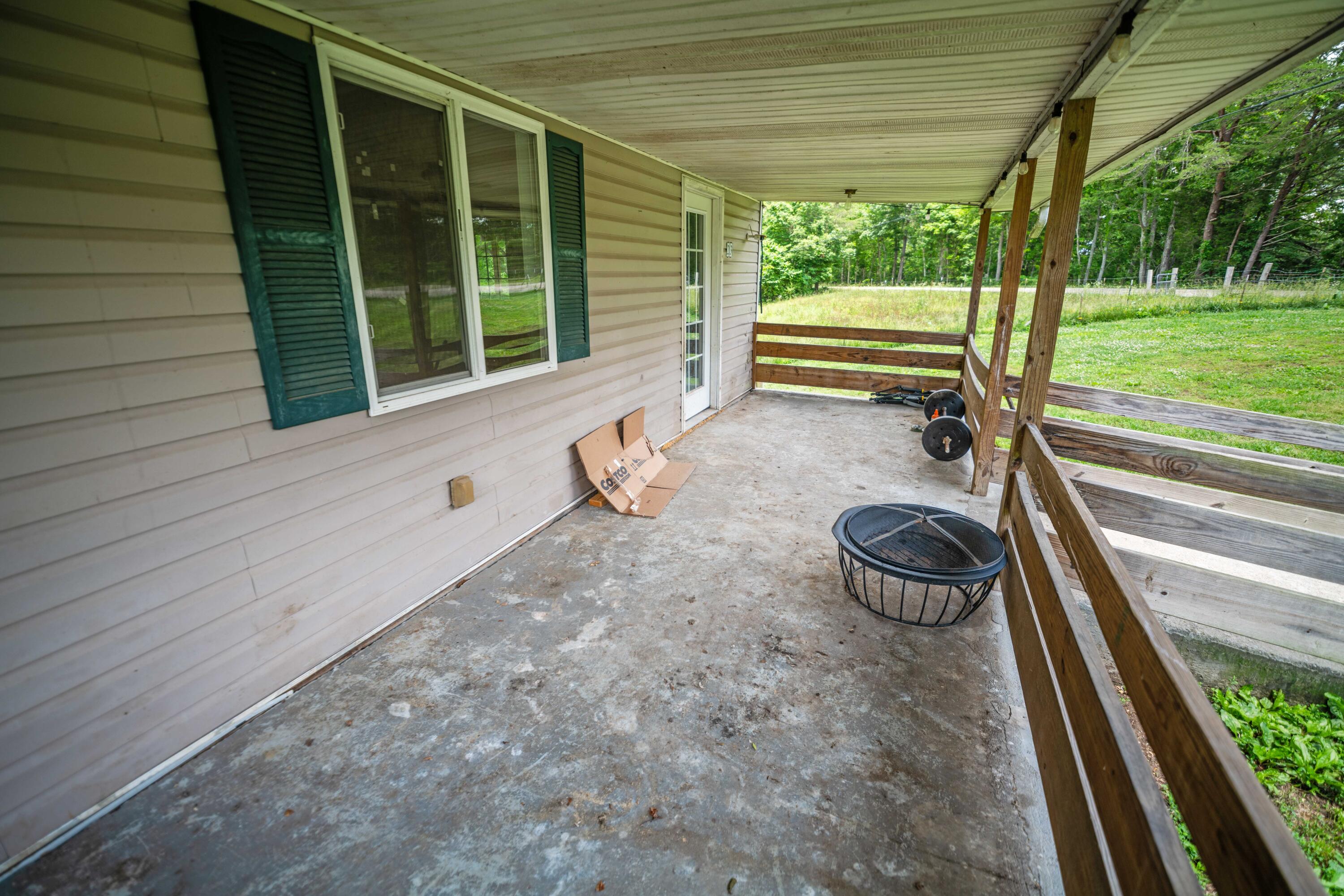 23 Ky-1609 Property Photo 16