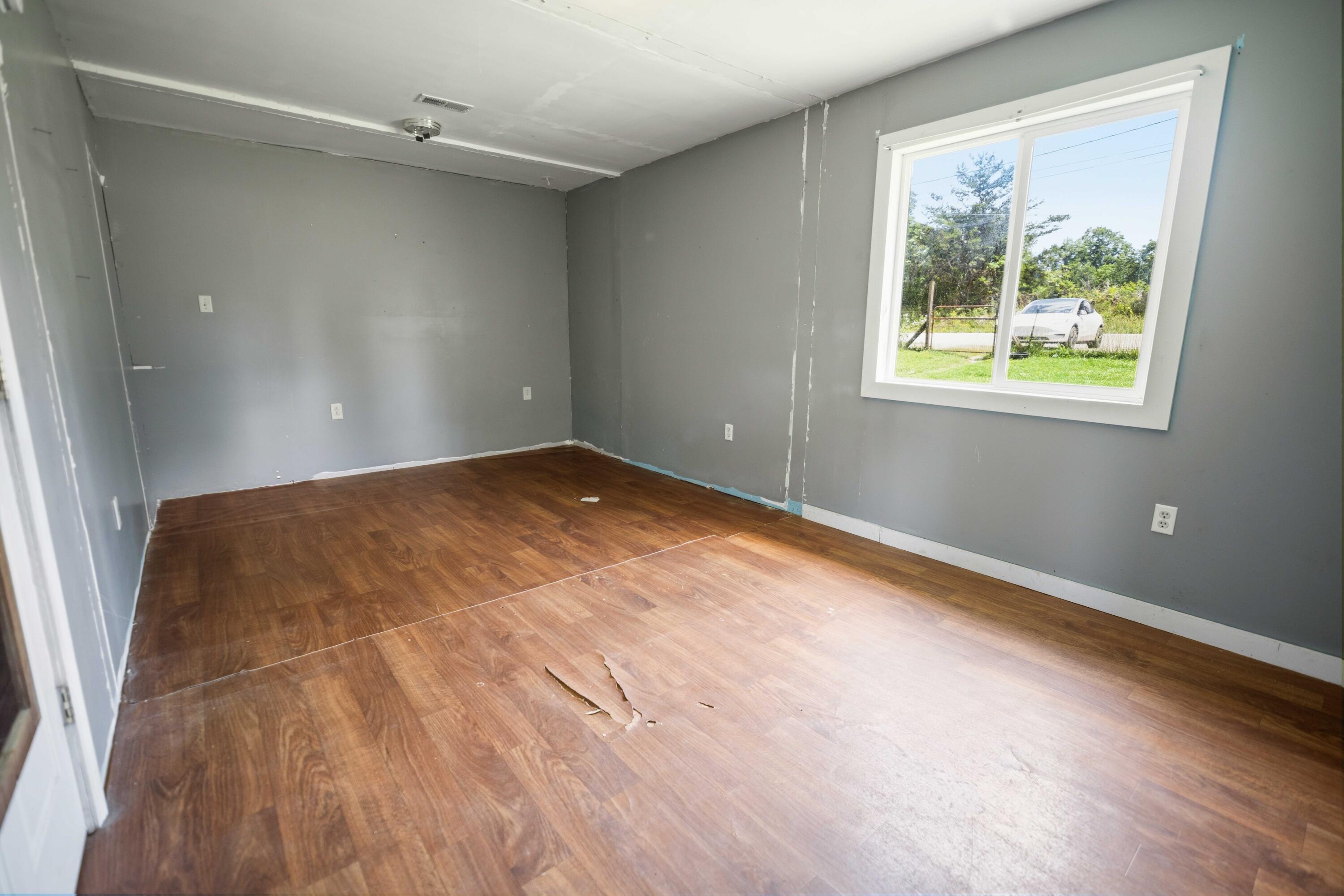 23 Ky-1609 Property Photo 22