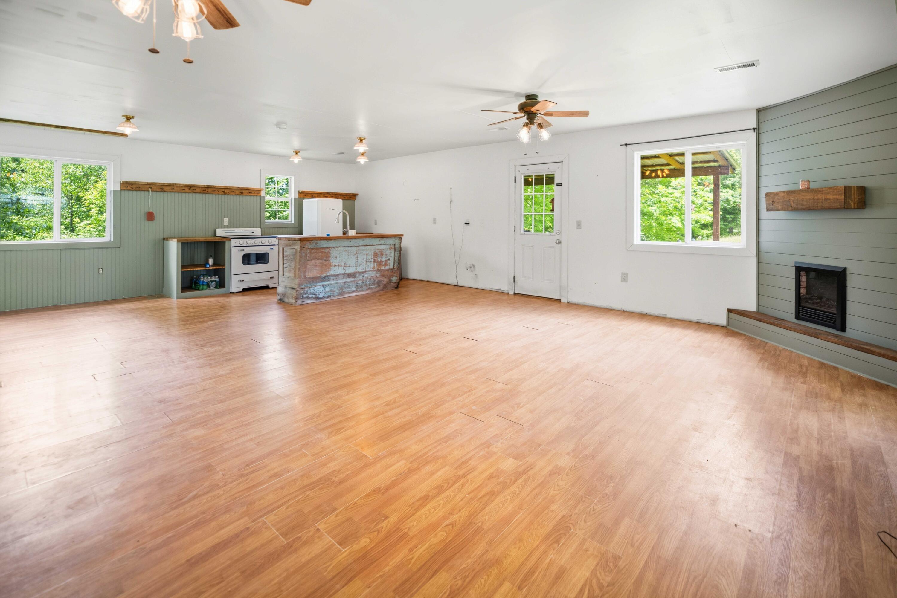 23 Ky-1609 Property Photo 30