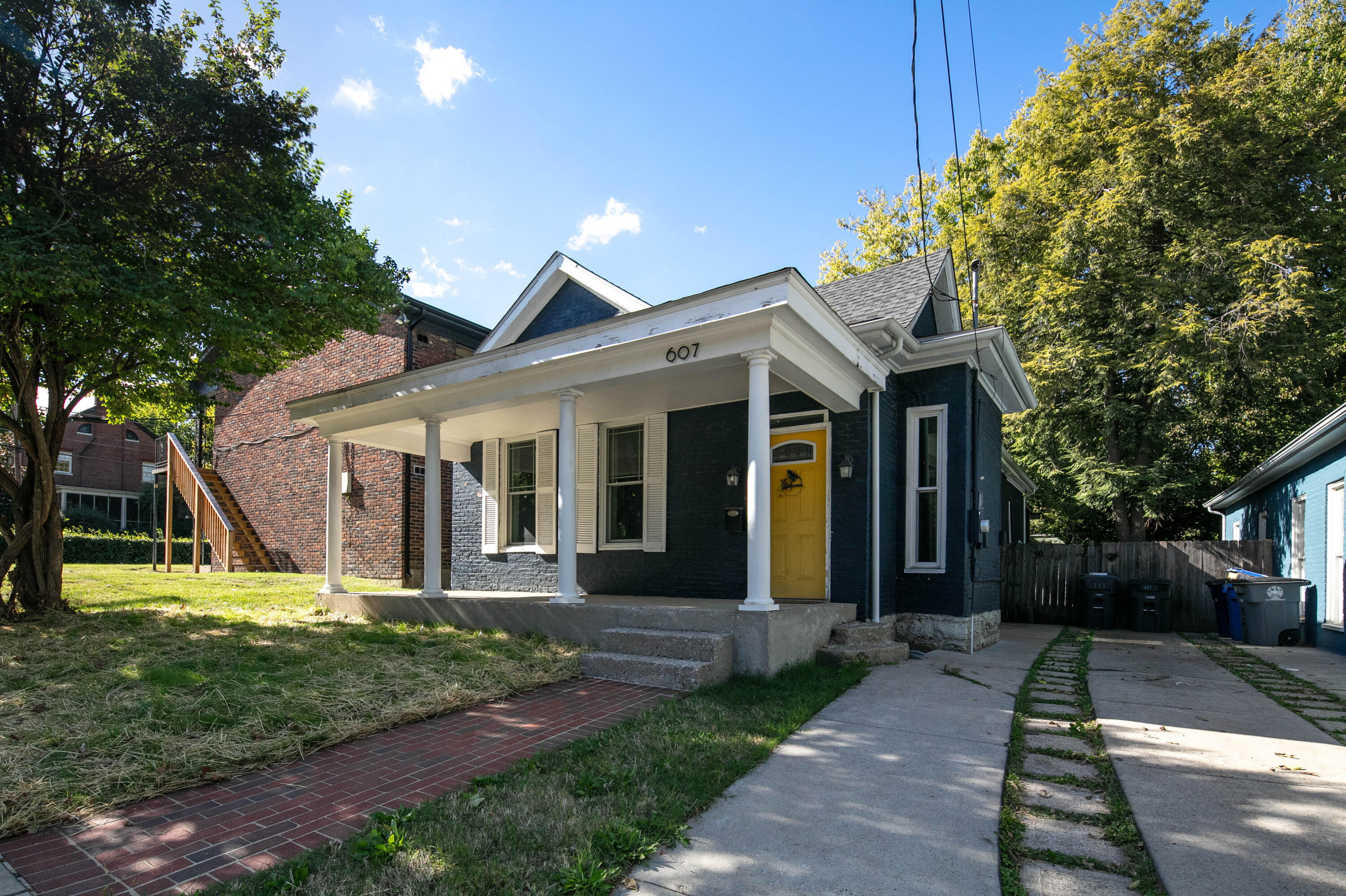 607 N Broadway Property Photo 2