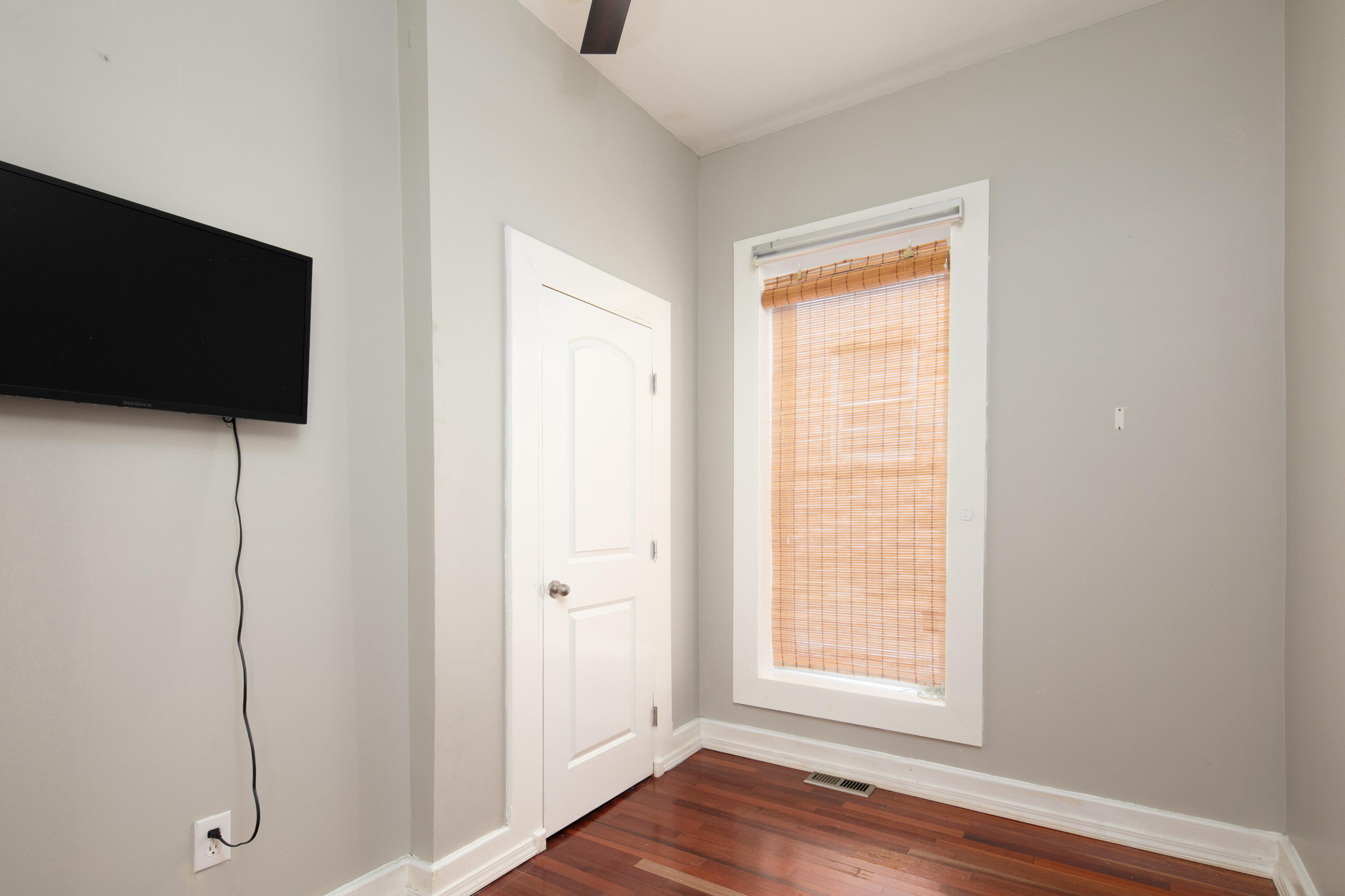 607 N Broadway Property Photo 15