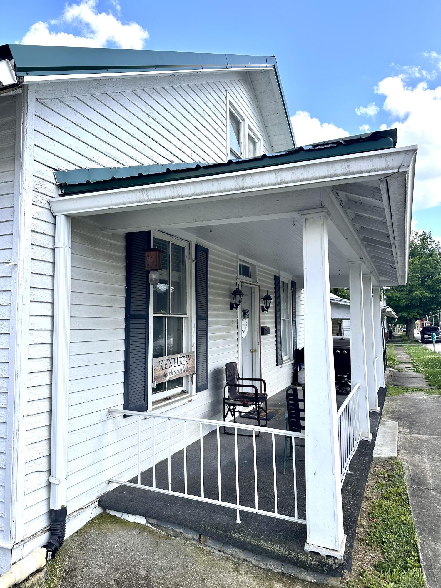 461 N Broadway Property Photo 3