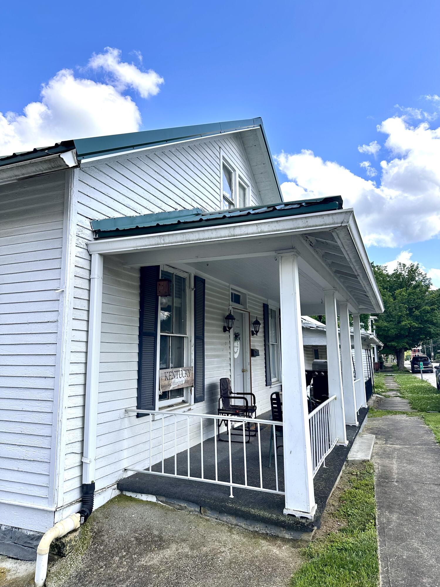 461 N Broadway Property Photo 4