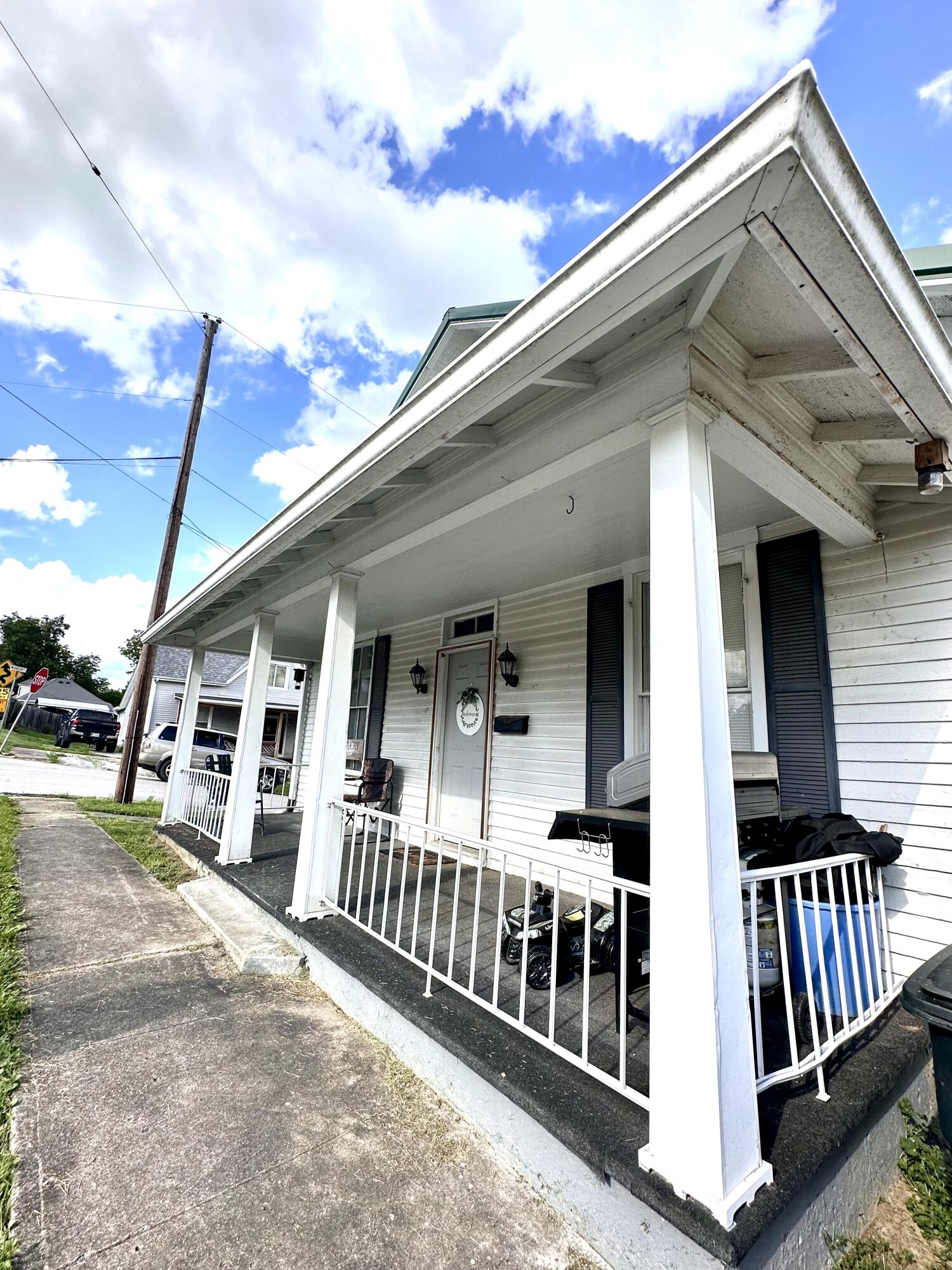 461 N Broadway Property Photo 6