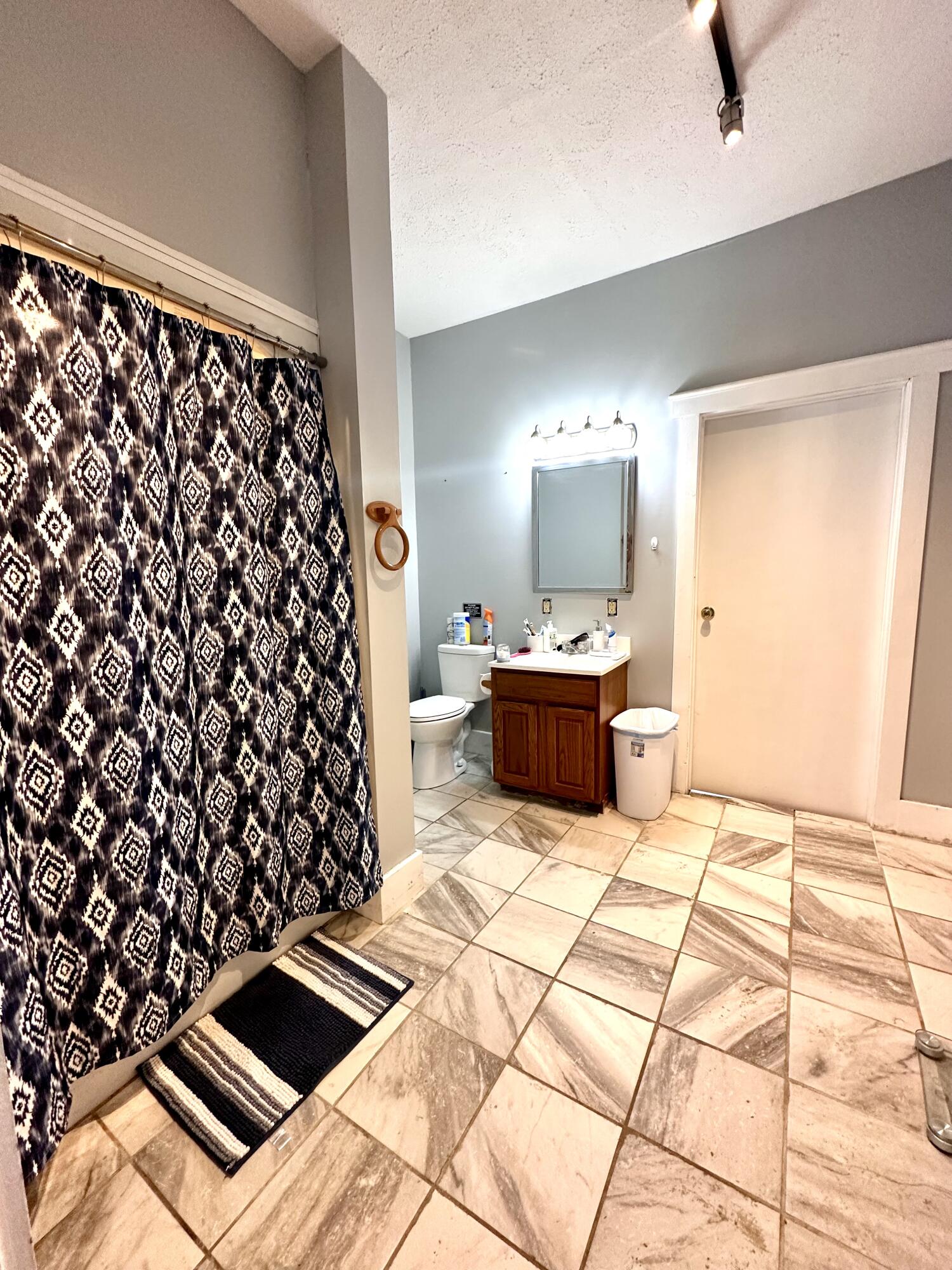 461 N Broadway Property Photo 24
