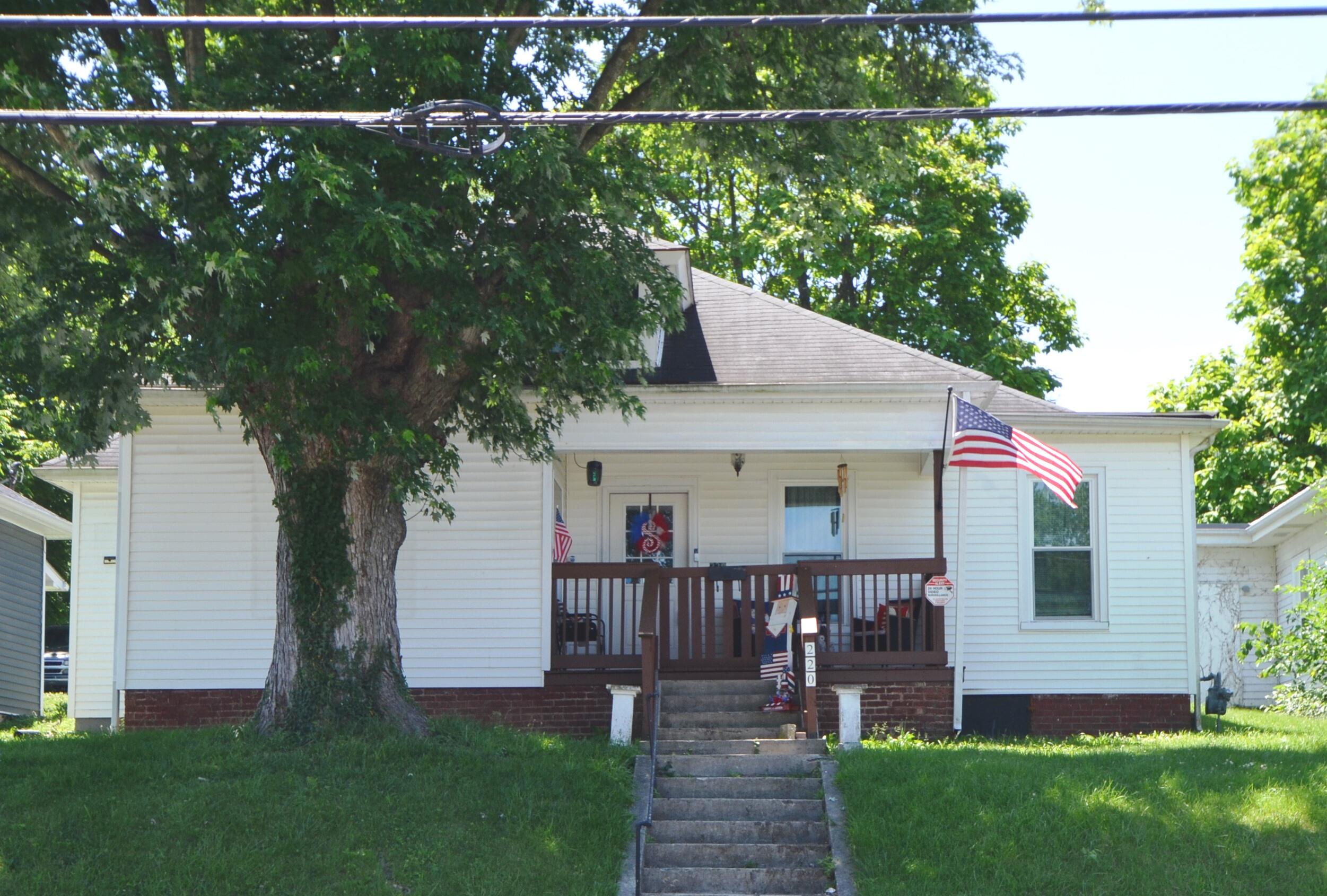 220 E Office Street Property Photo 4