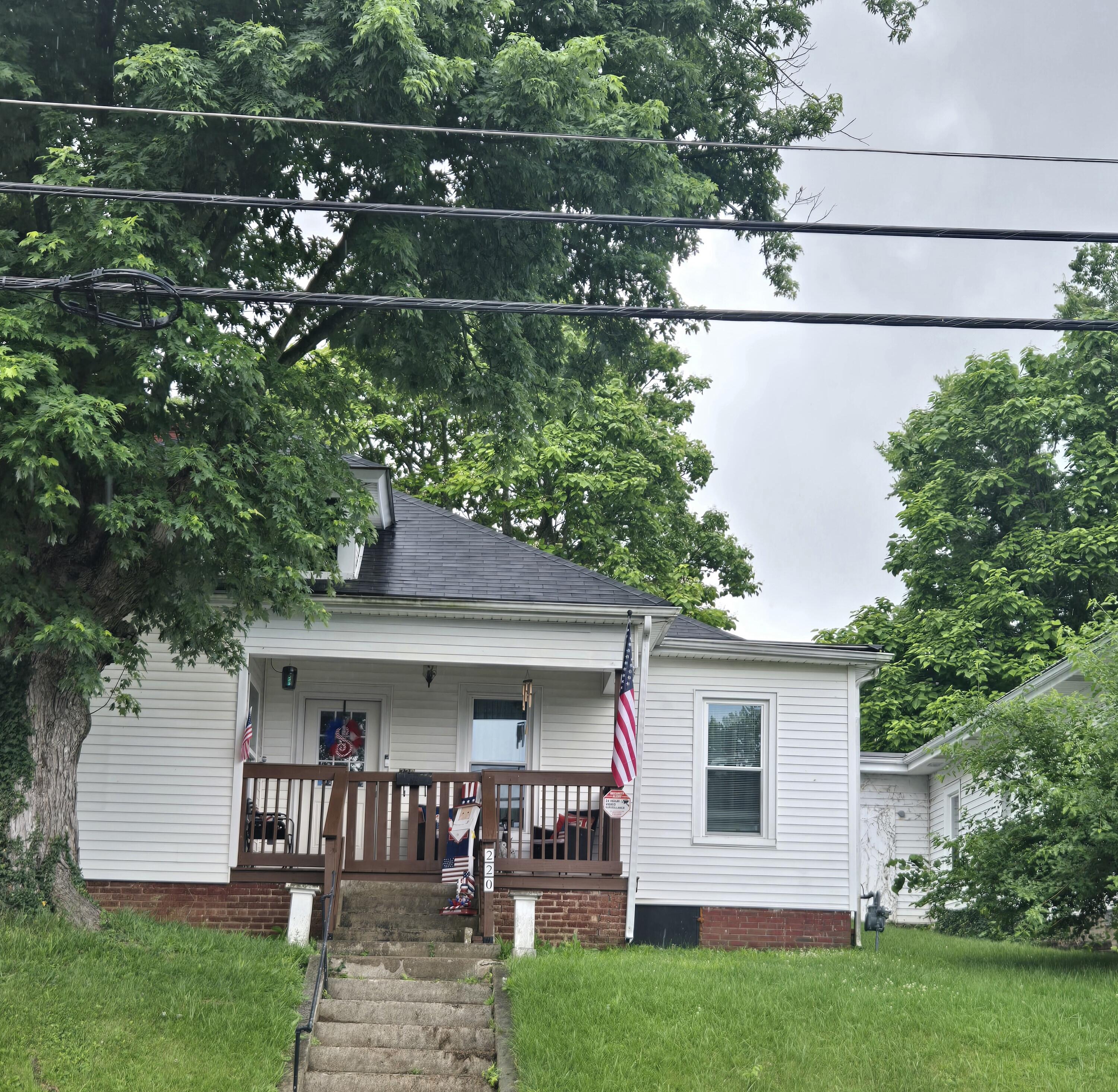 220 E Office Street Property Photo 6