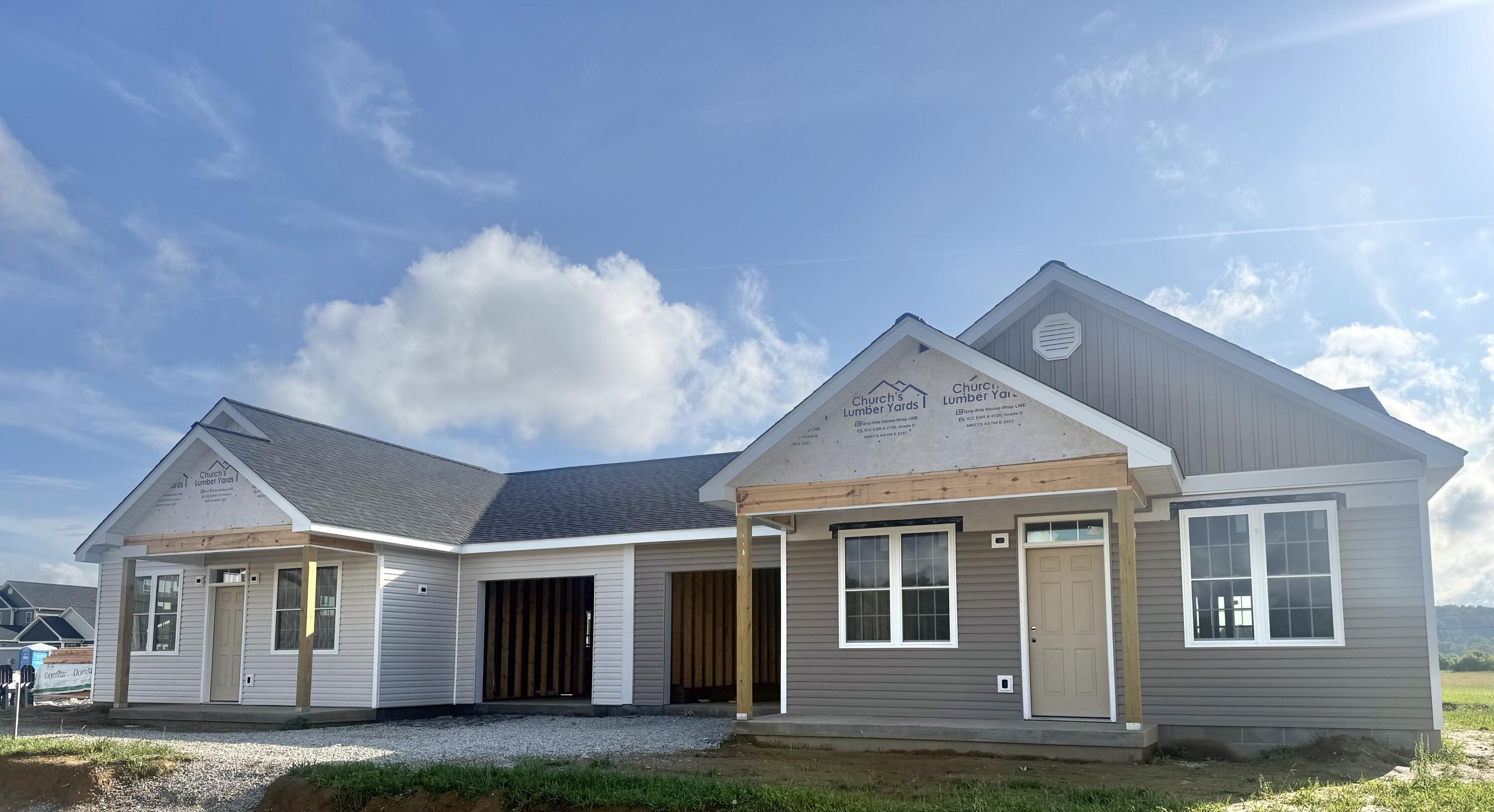304 Bluegrass Way Property Photo 1