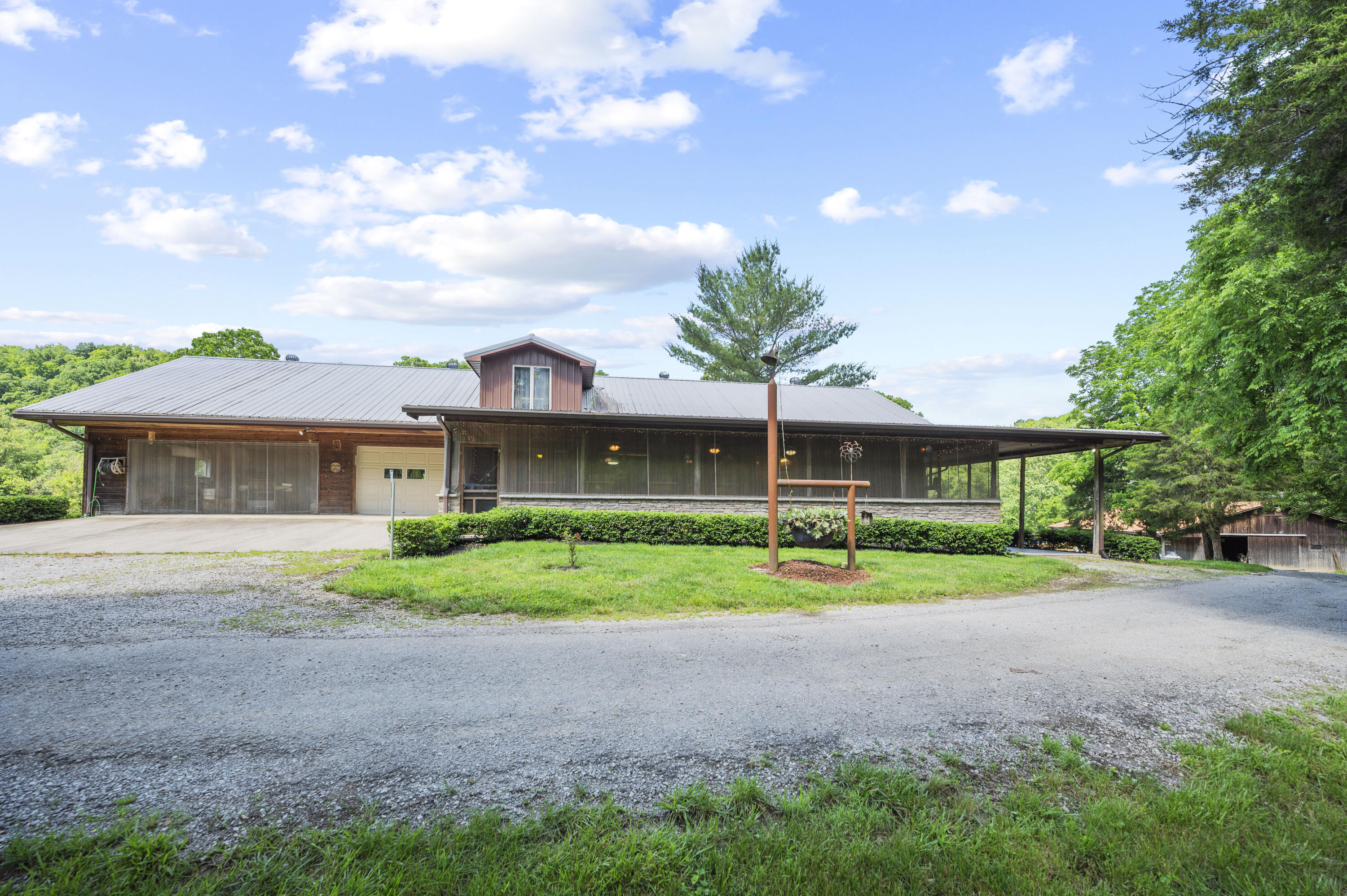 3700 River Drive Property Photo 1