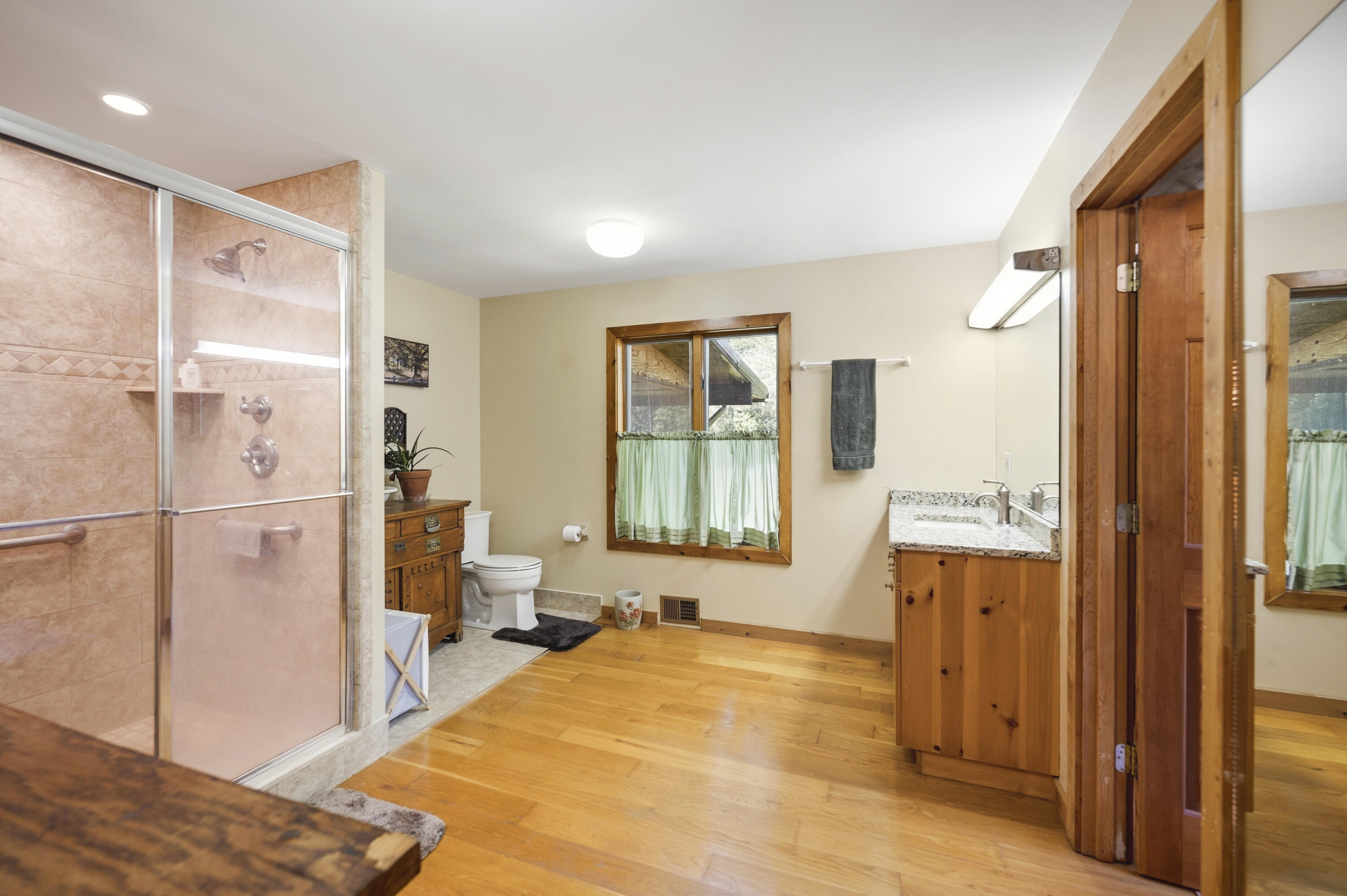 3700 River Drive Property Photo 26