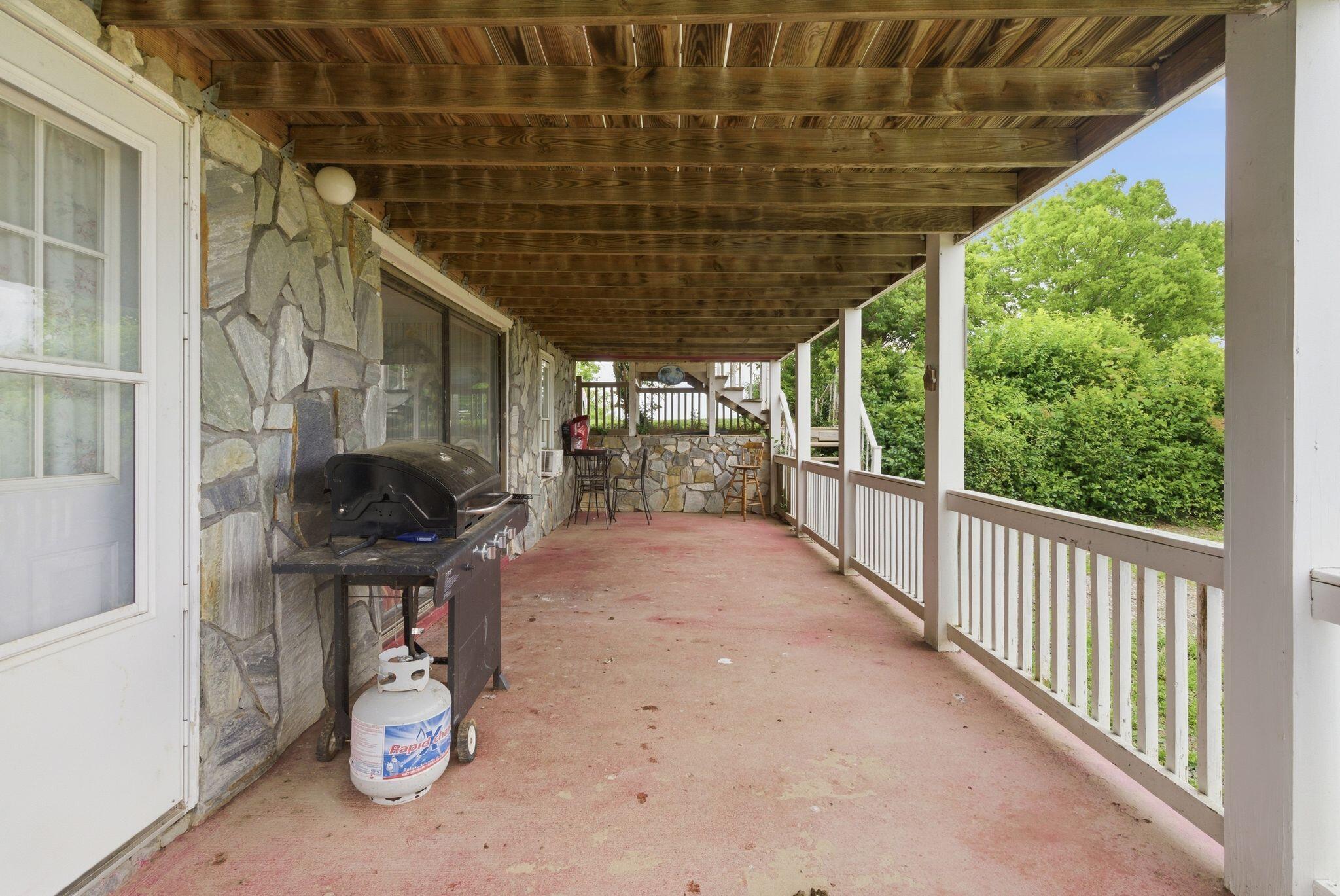 1225 Rooster Run Road Property Photo 9