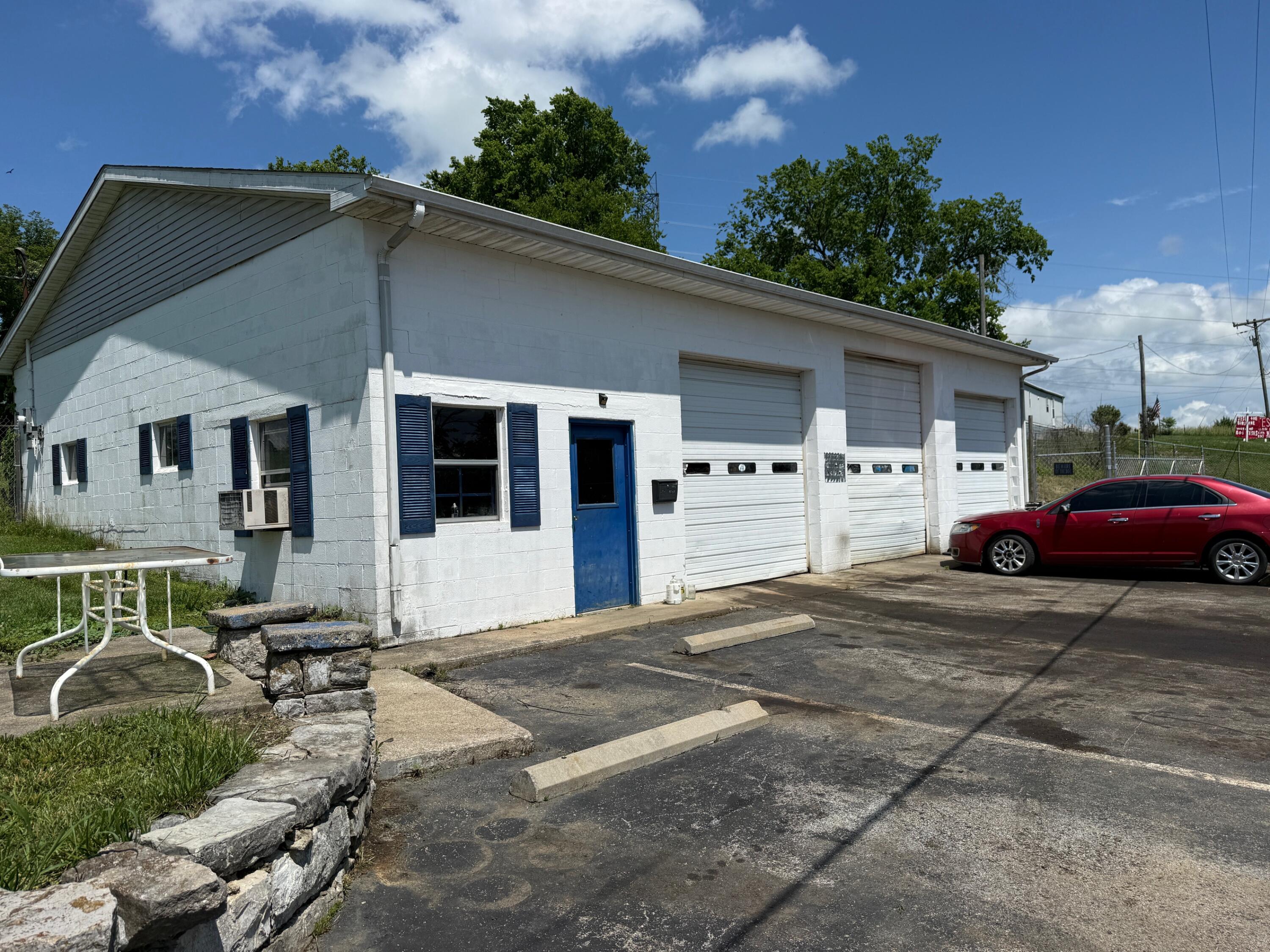 5374 Lexington Road Property Photo 1