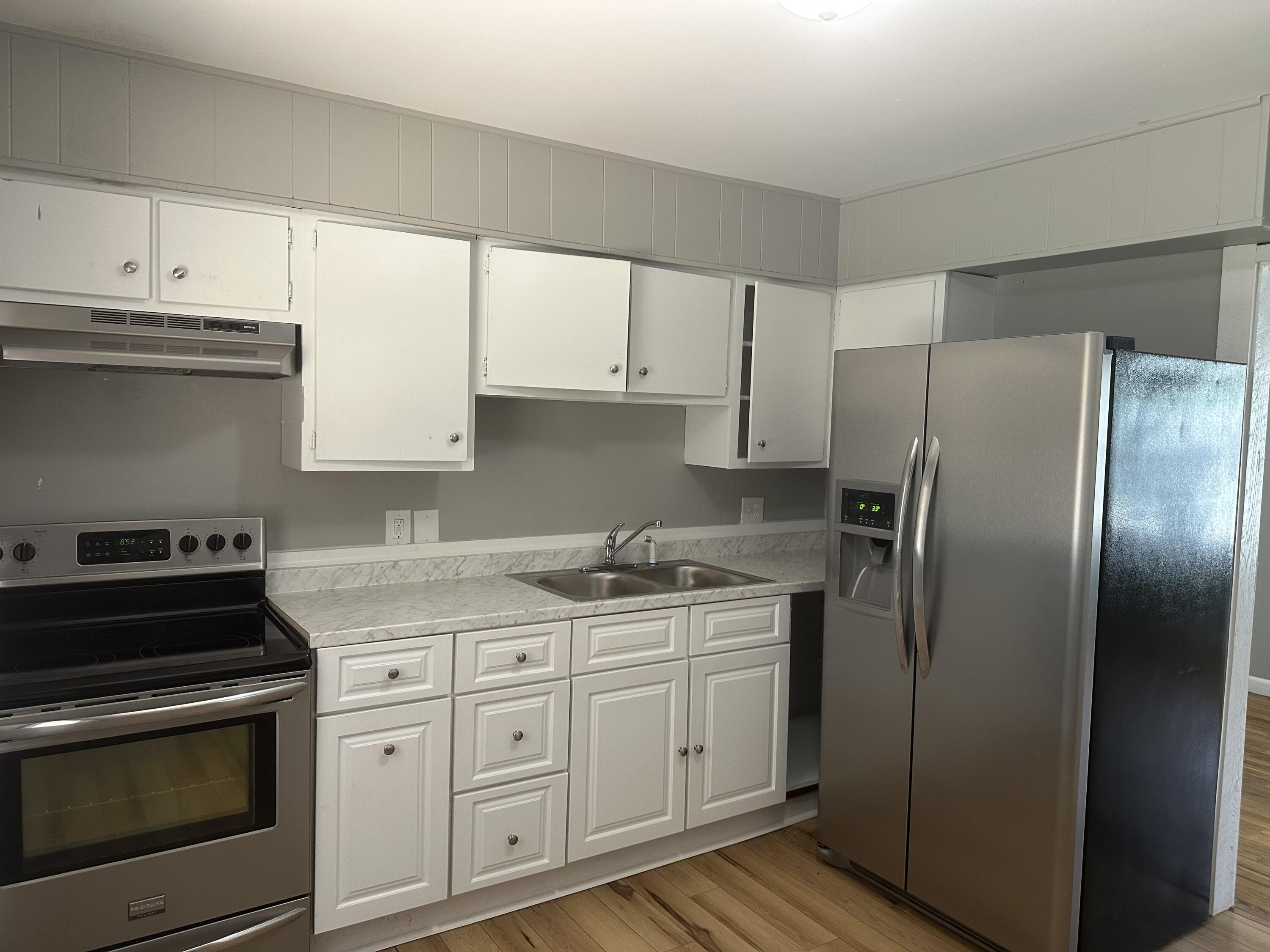 1072 Hudson Avenue Property Photo 3