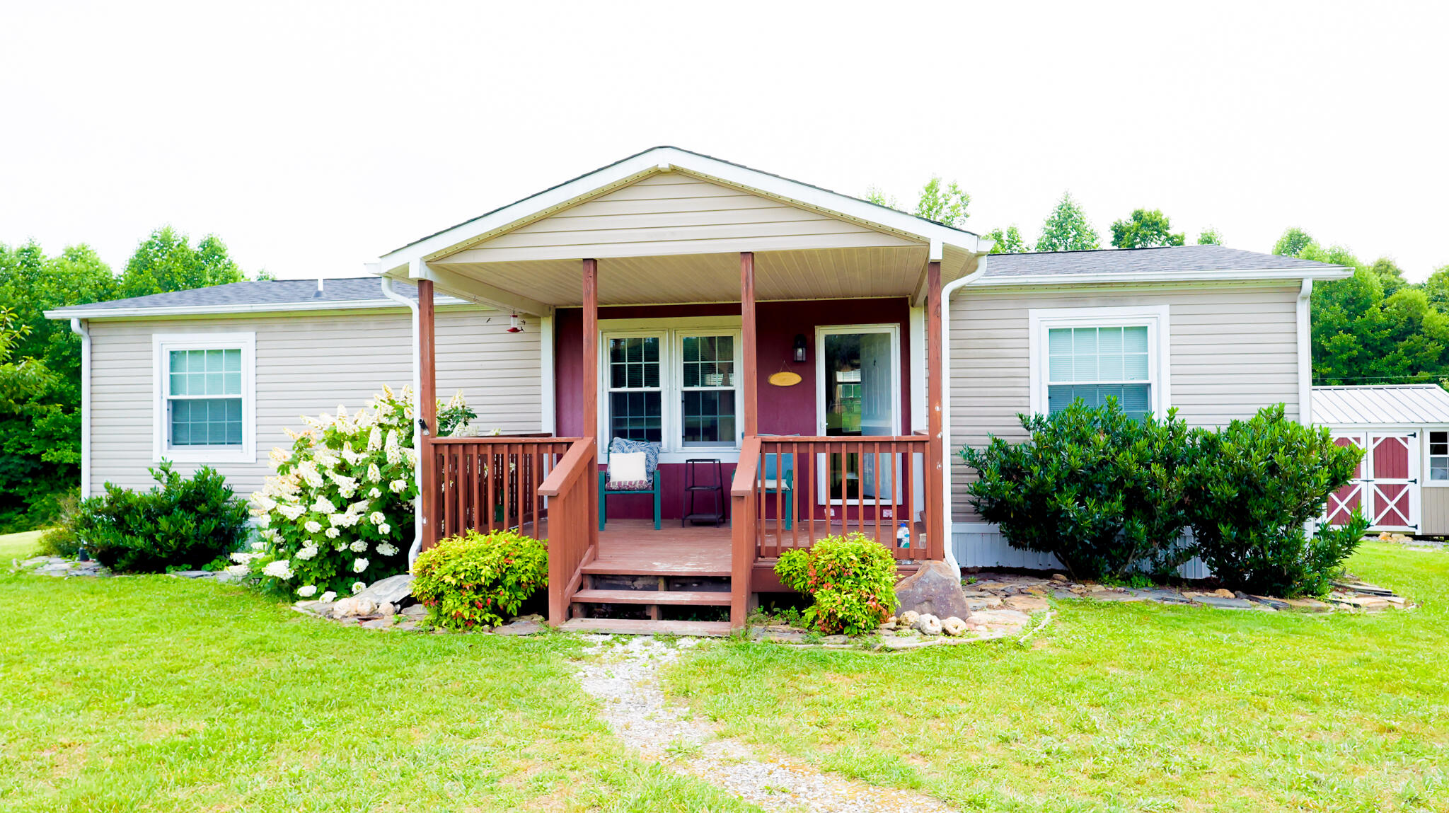 679 Bert Ridge Road Property Photo 1