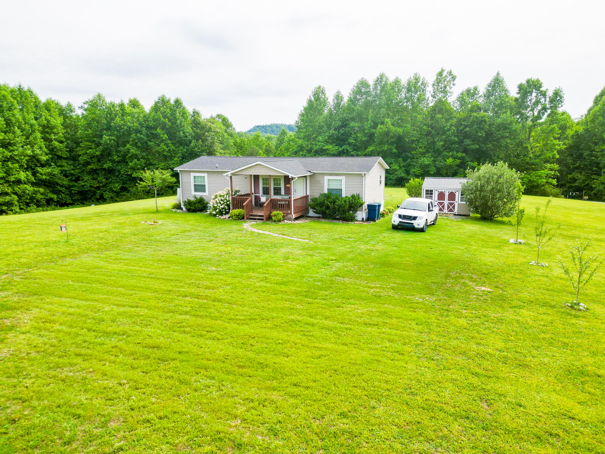 679 Bert Ridge Road Property Photo 3