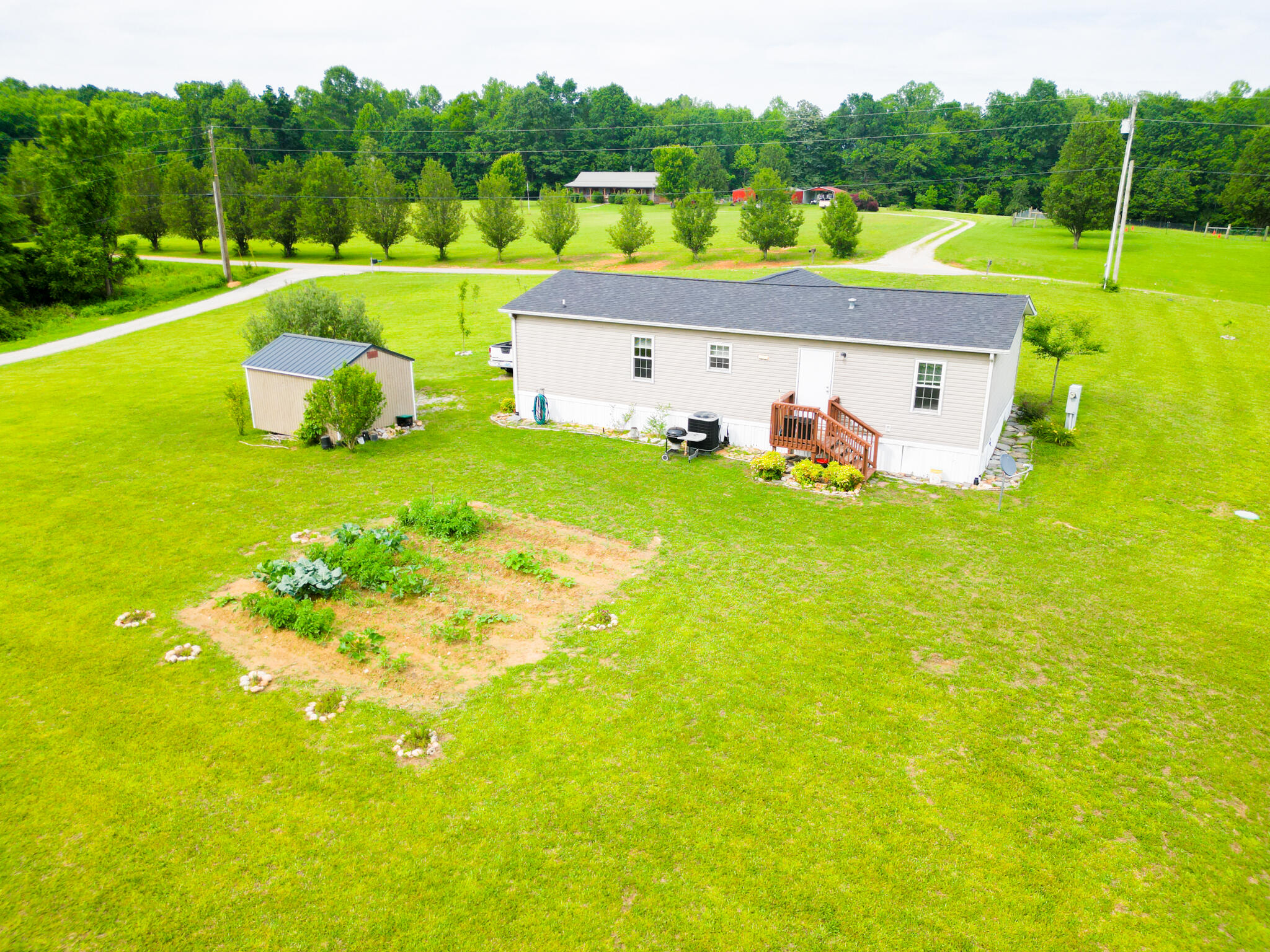 679 Bert Ridge Road Property Photo 4