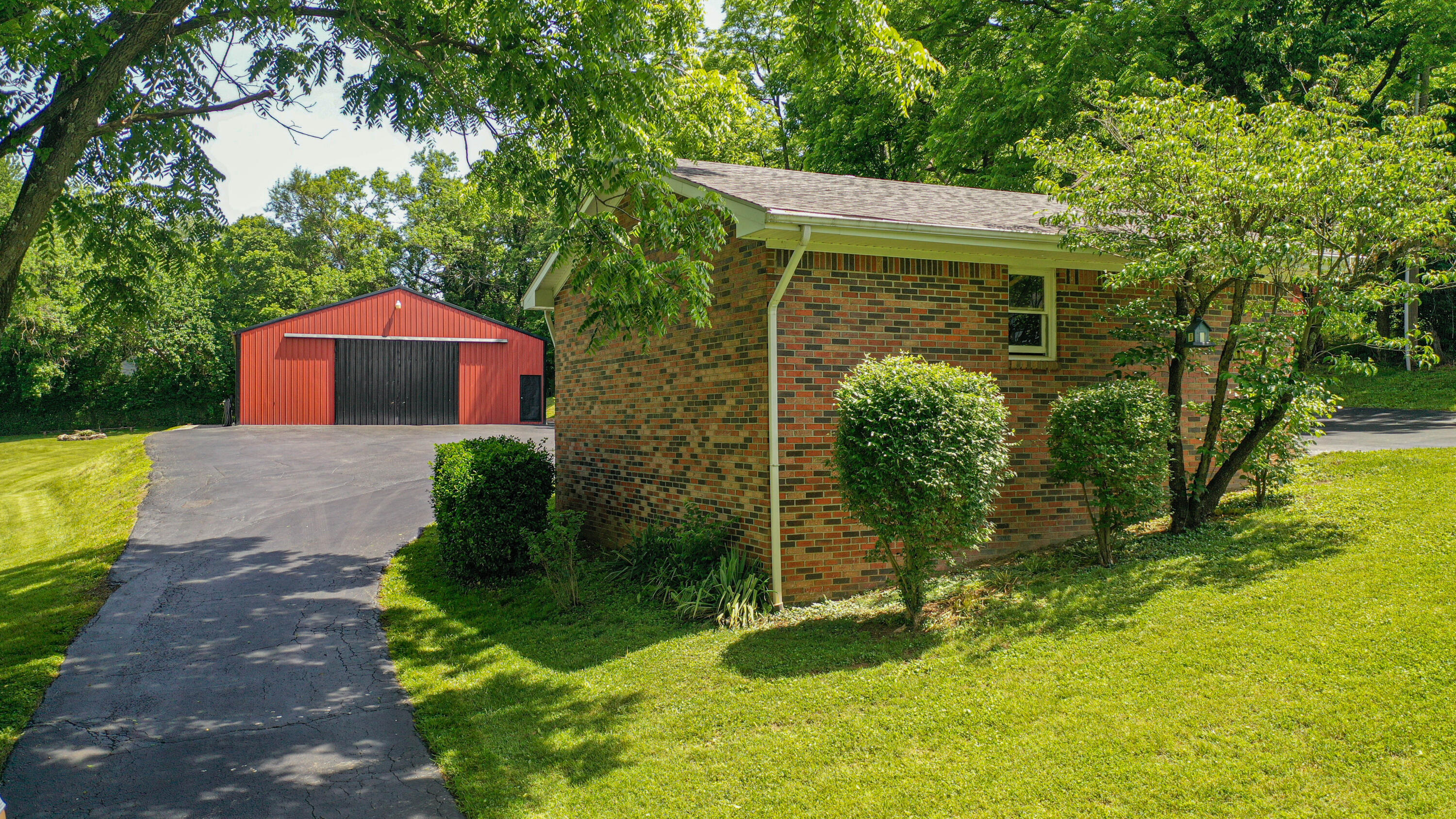 111 W North Street Property Photo 60