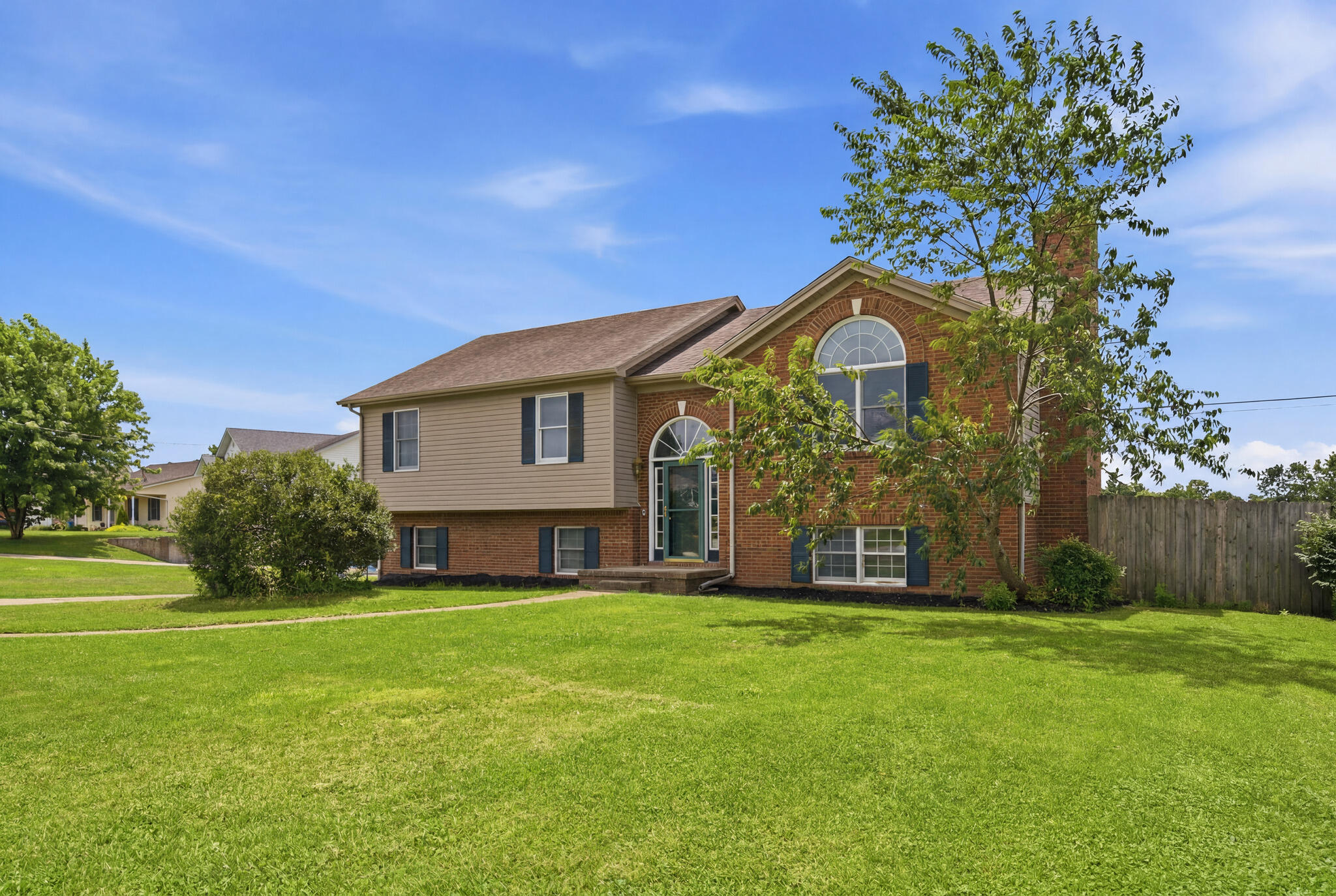 1041 Indian Trail Property Photo 3